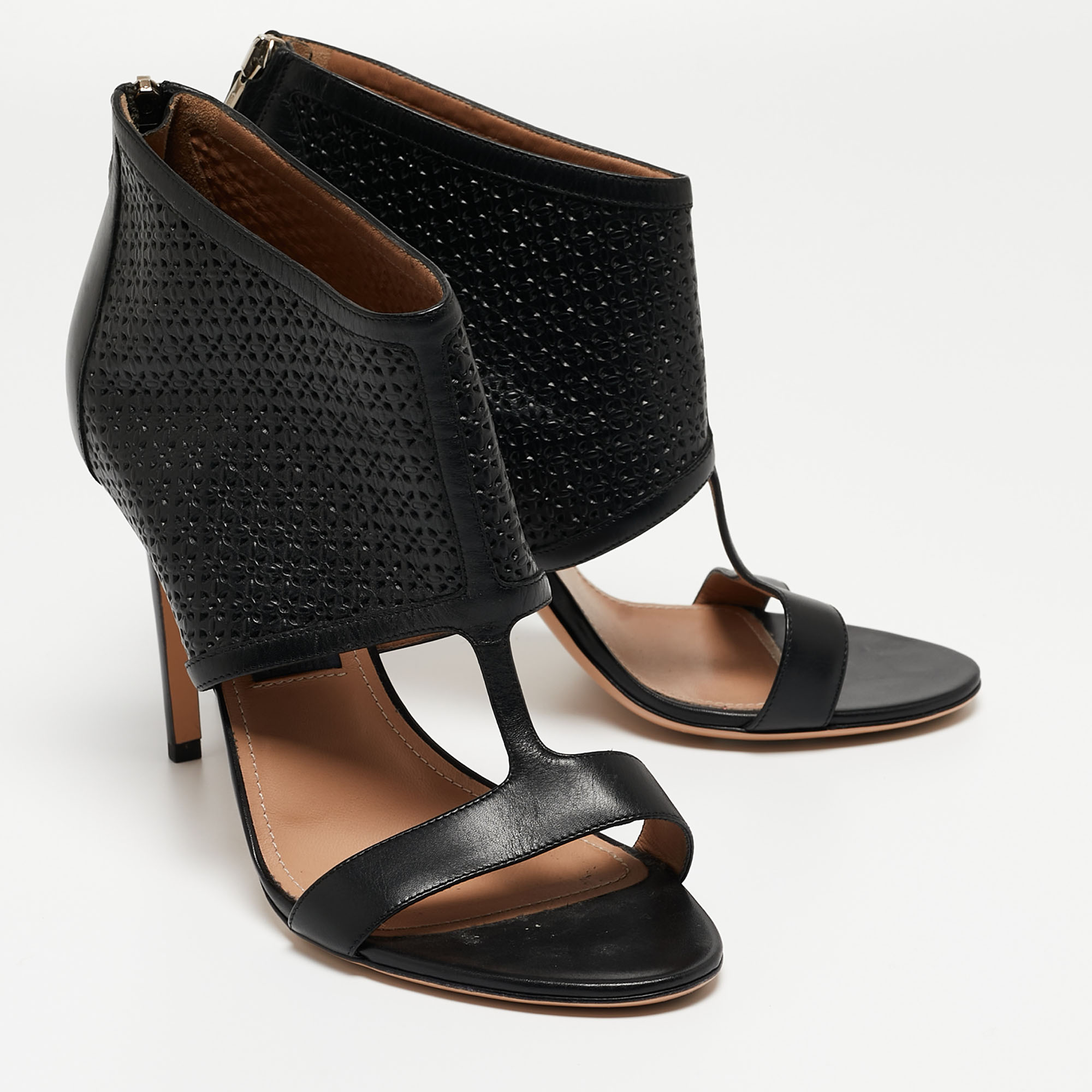 Salvatore Ferragamo Black Leather Pacella Sandals Size 39.5