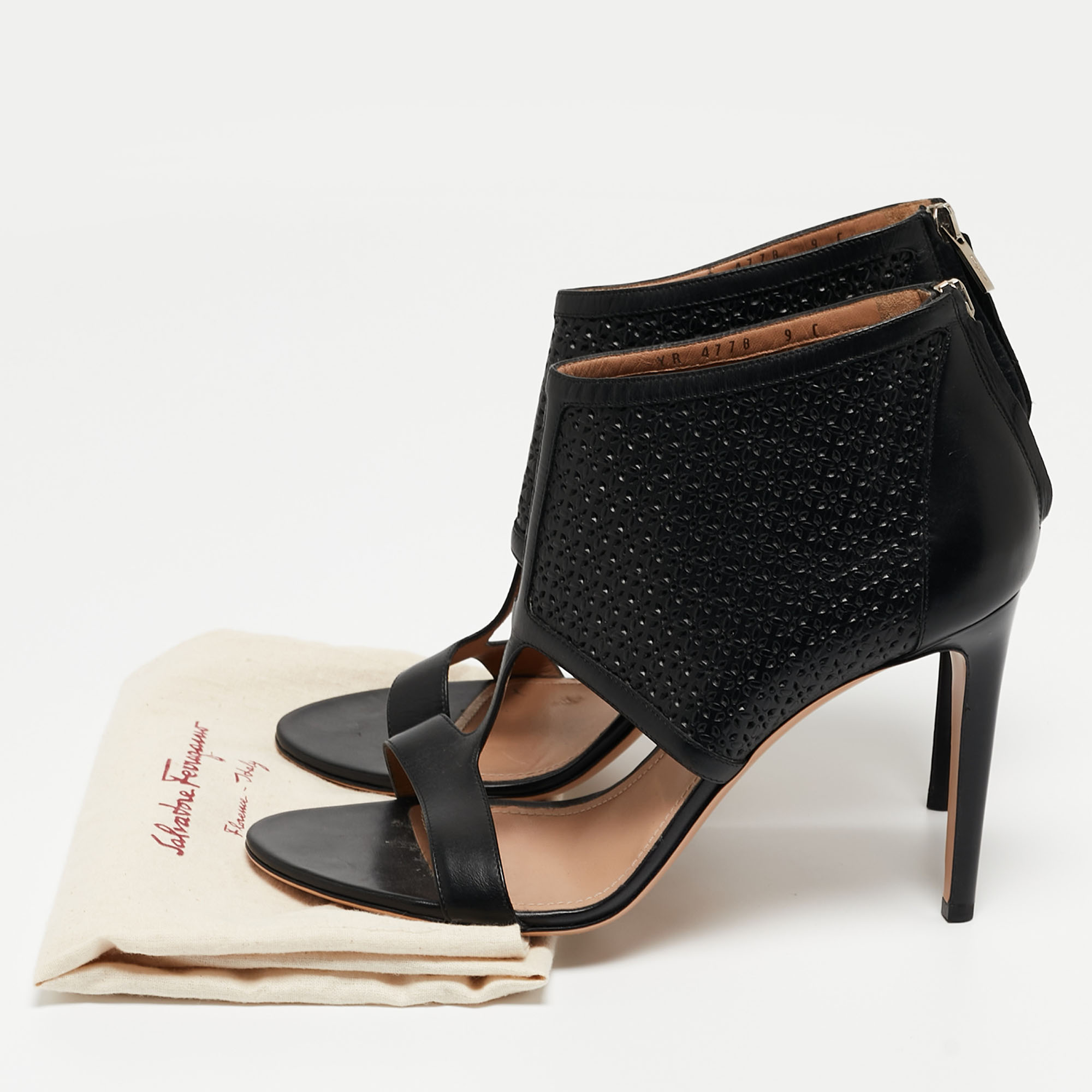Salvatore Ferragamo Black Leather Pacella Sandals Size 39.5
