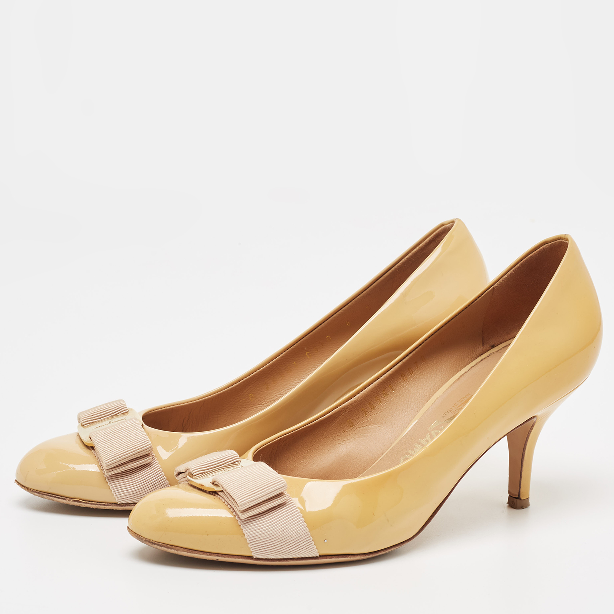 Salvatore Ferragamo Beige Patent Leather Vara Bow Block Heel Pumps Size 36.5