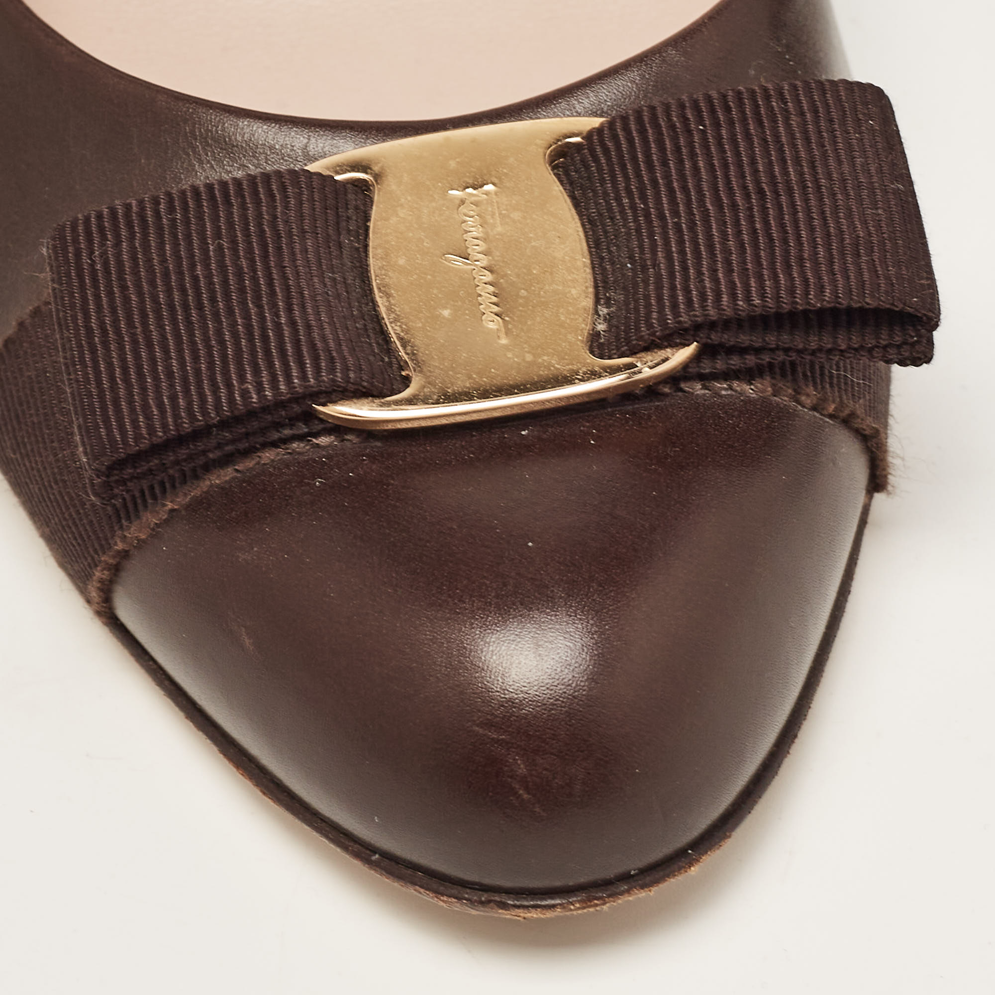 Salvatore Ferragamo Brown Leather Vara Bow Pumps Size 40