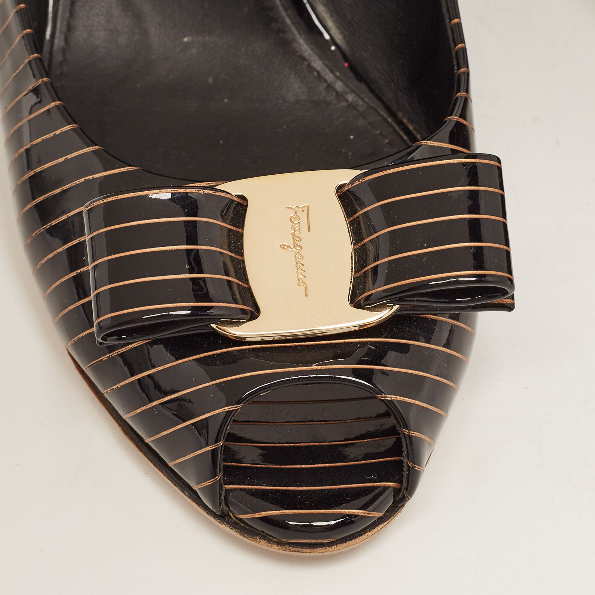 Salvatore Ferragamo Brown/Gold Patent Leather Vara Bow Pumps Size 39.5