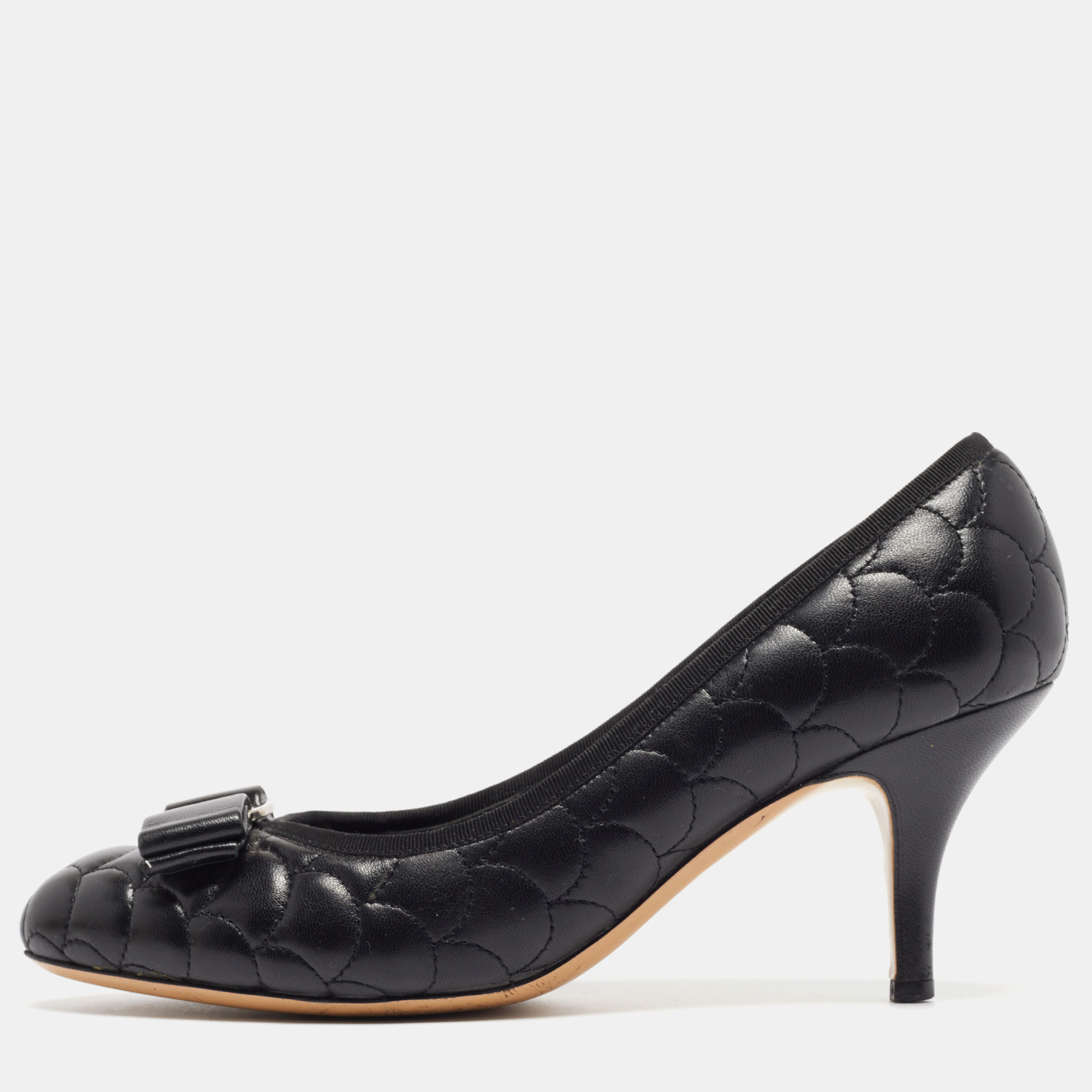 Salvatore ferragamo black quilted leather bow pumps size 36.5
