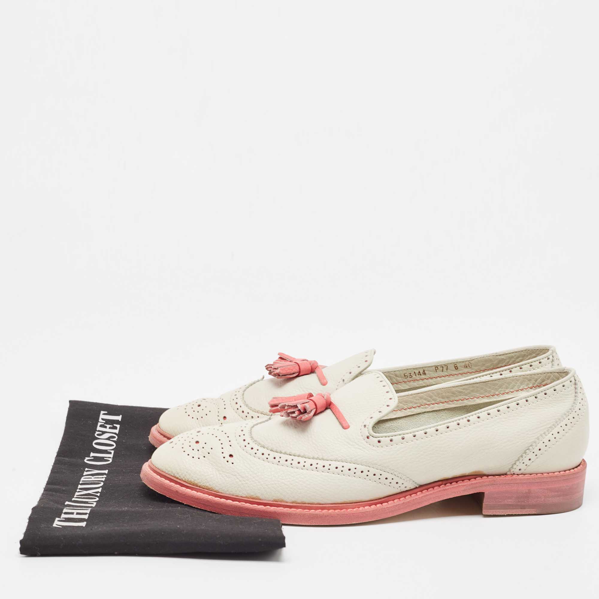 Santoni Light Grey/Pink Brogue Leather Fringe Detail Slip On Loafers Size 40