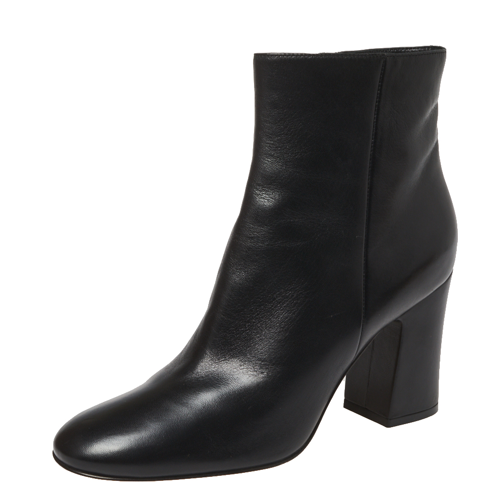 Image of Gianvito Rossi Black Leather Round Toe Block Heel Ankle Boots Size