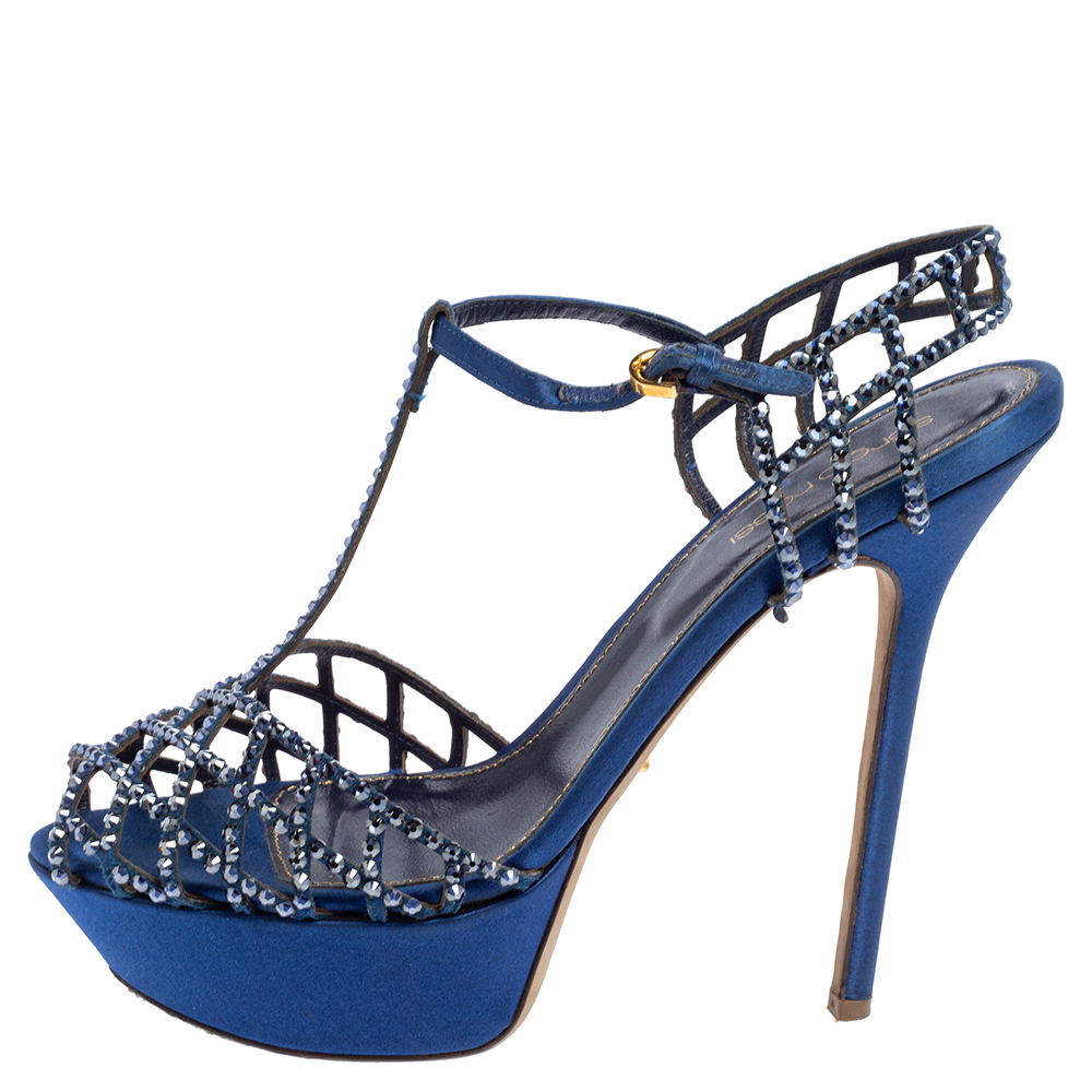 Sergio Rossi Blue Crystal Embellished Satin And Suede Ankle Strap Sandals Size 38.5
Sergio Rossi Blue Crystal Embellished Satin And Suede Ankle Strap Sandals Size 38.5