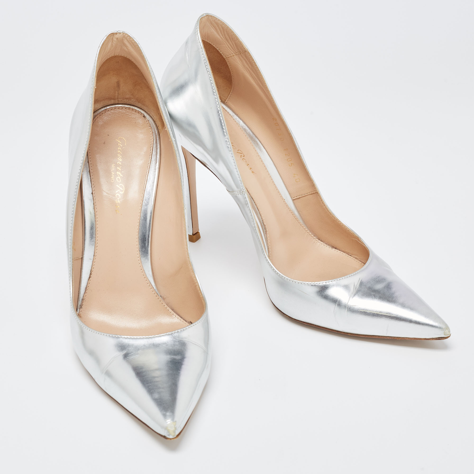 Gianvito Rossi Silver Leather Pointed Toe Pumps Size 40