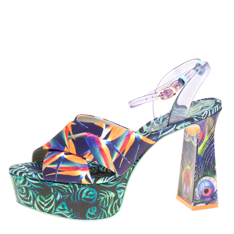 Sophia Webster Multicolor Printed Satin and PVC Effie Cross Strap Platform Sandals Size
Sophia Webster Multicolor Printed Satin and PVC Effie Cross Strap Platform Sandals Size