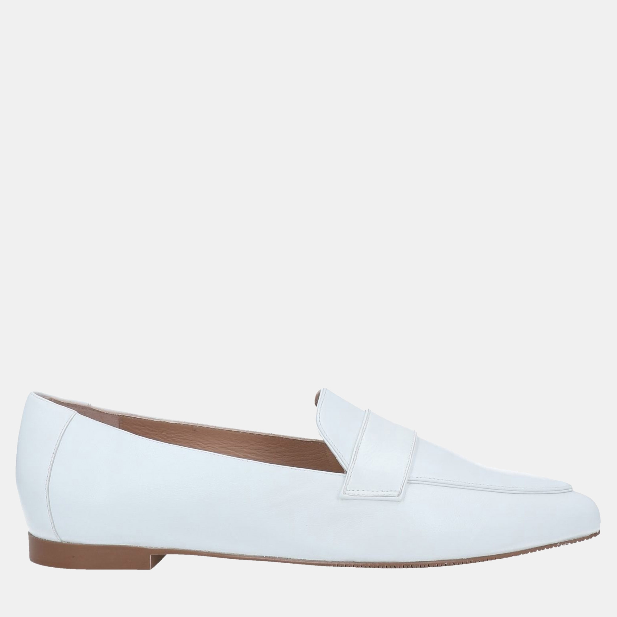 Stuart weitzman white leather loafers size 36