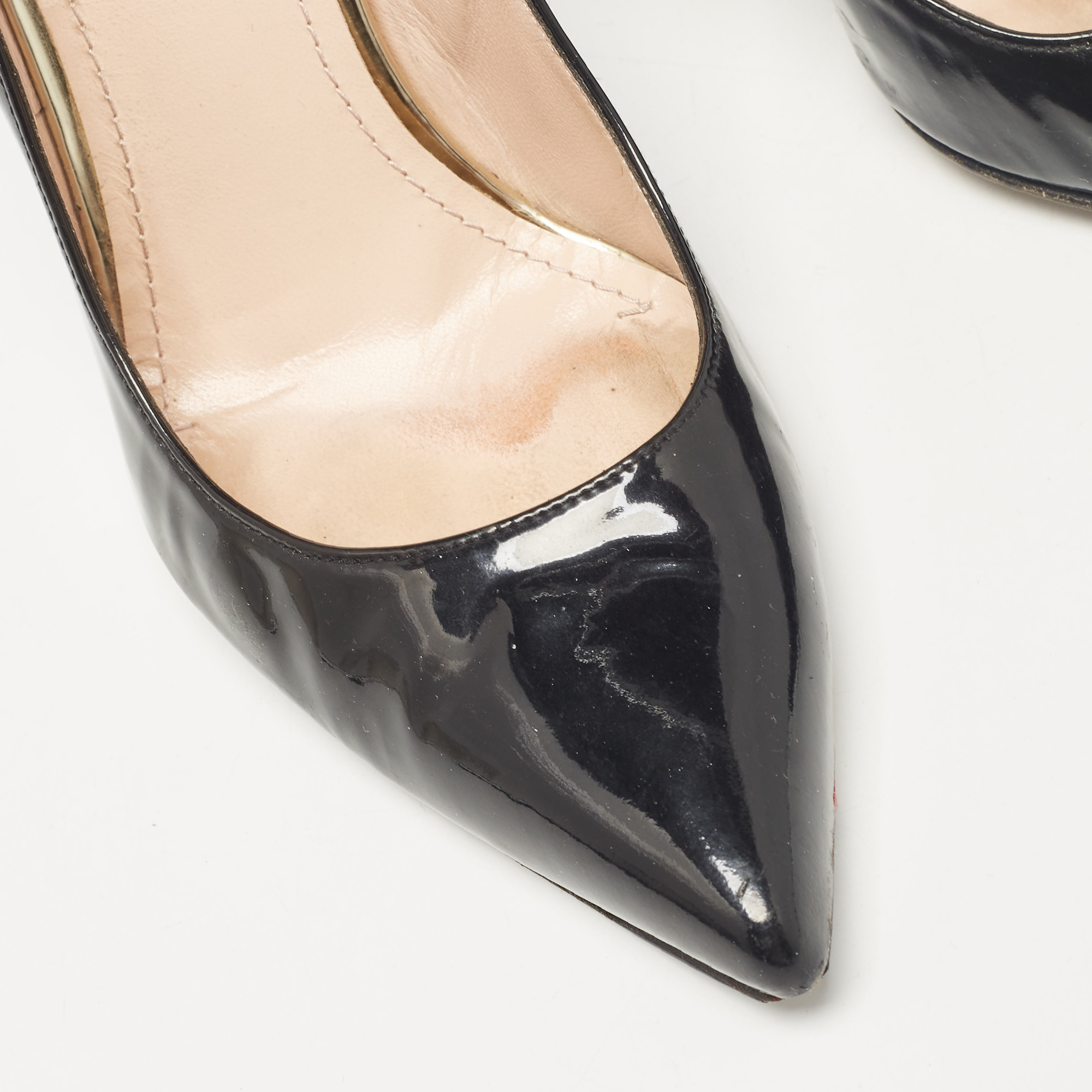 Stuart Weitzman Black Patent Leather Pointed Toe Pumps Size 38