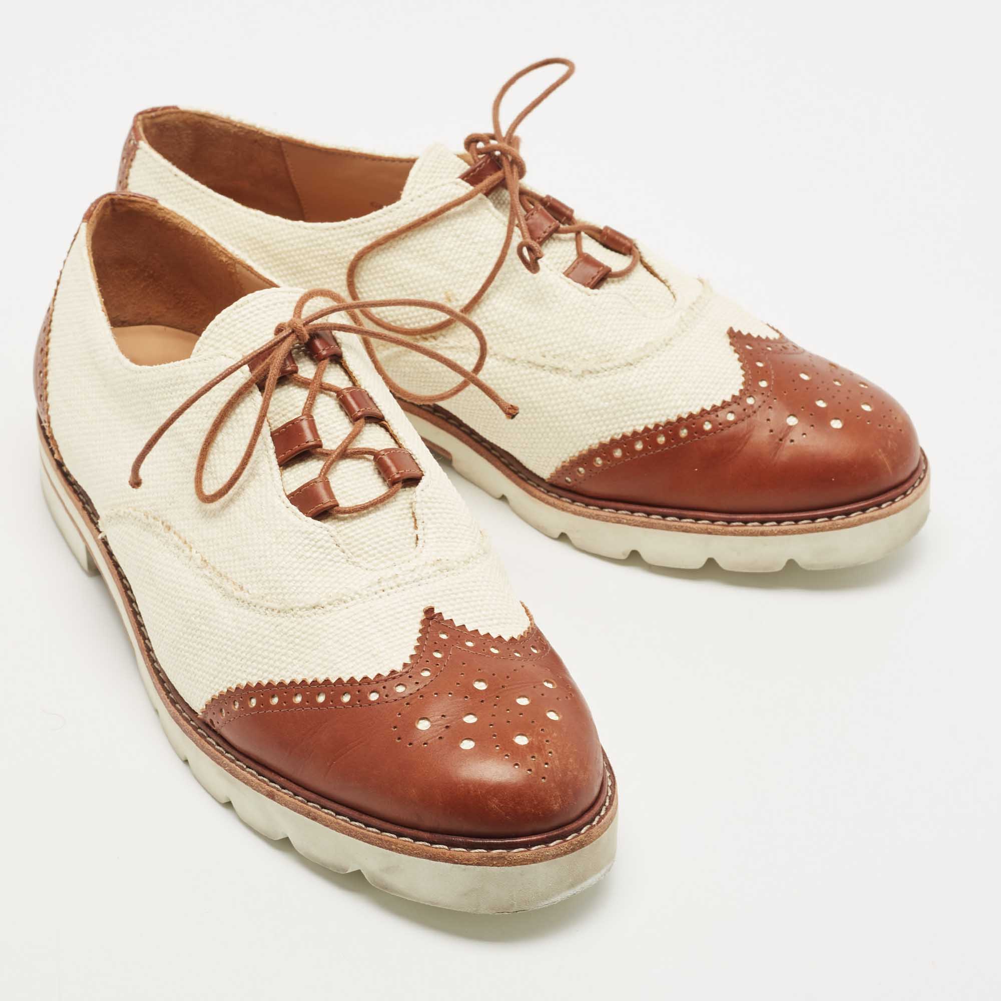 Stuart Weitzman Cream/Brown Canvas And Leather Brogue Oxfords Size 41