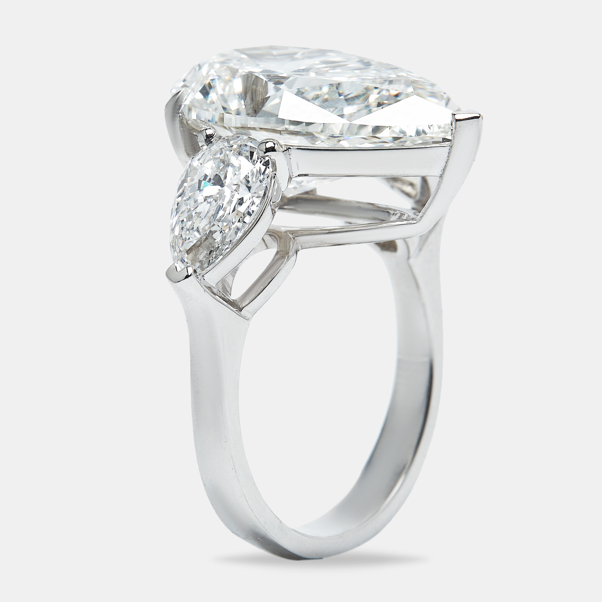 12 cts Pear Brilliant Cut Lab Grown Diamond 18k White Gold Ring Size
12 cts Pear Brilliant Cut Lab Grown Diamond 18k White Gold Ring Size