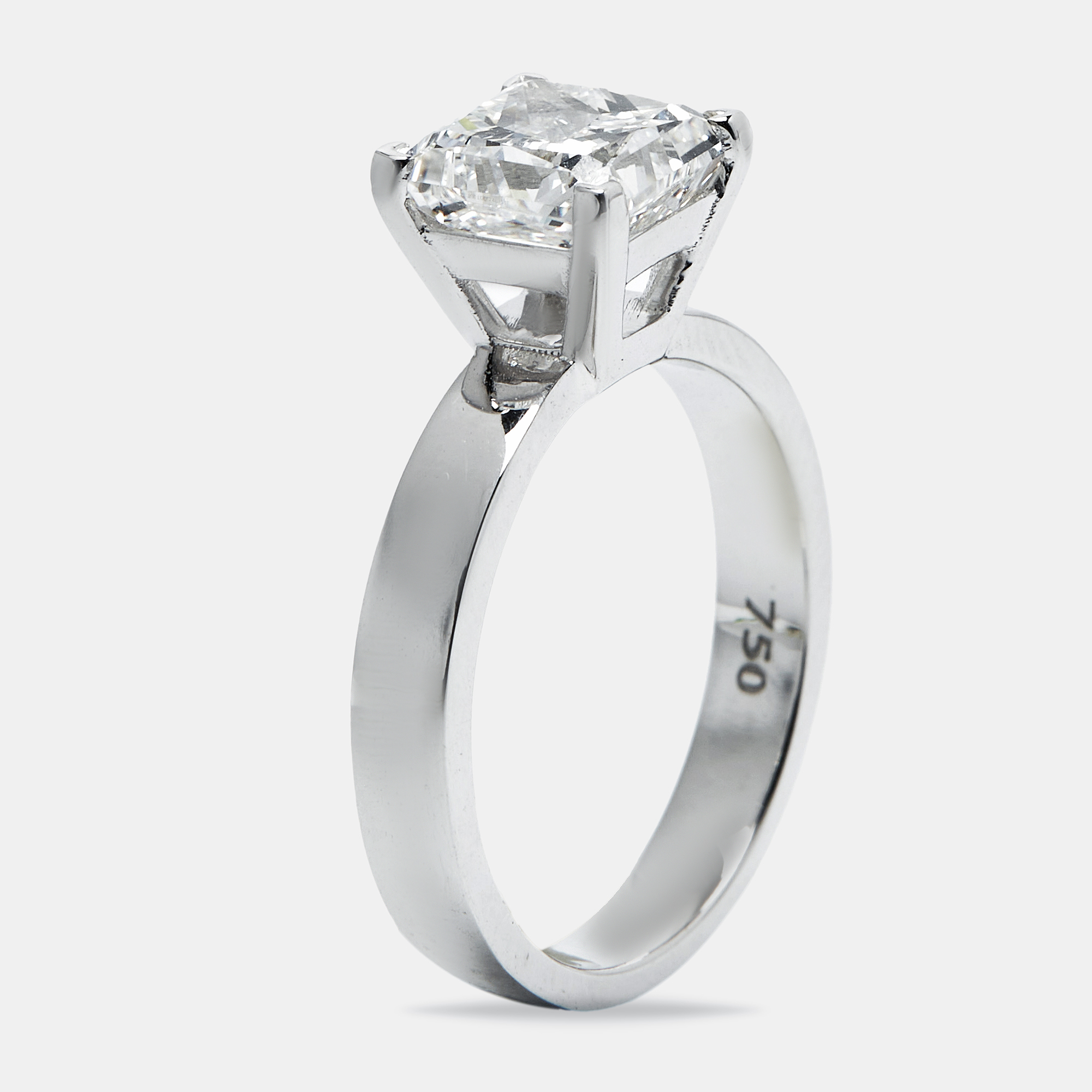 2.00 cts Princess Cut Lab Grown Diamond 18k White Gold Ring Size
2.00 cts Princess Cut Lab Grown Diamond 18k White Gold Ring Size