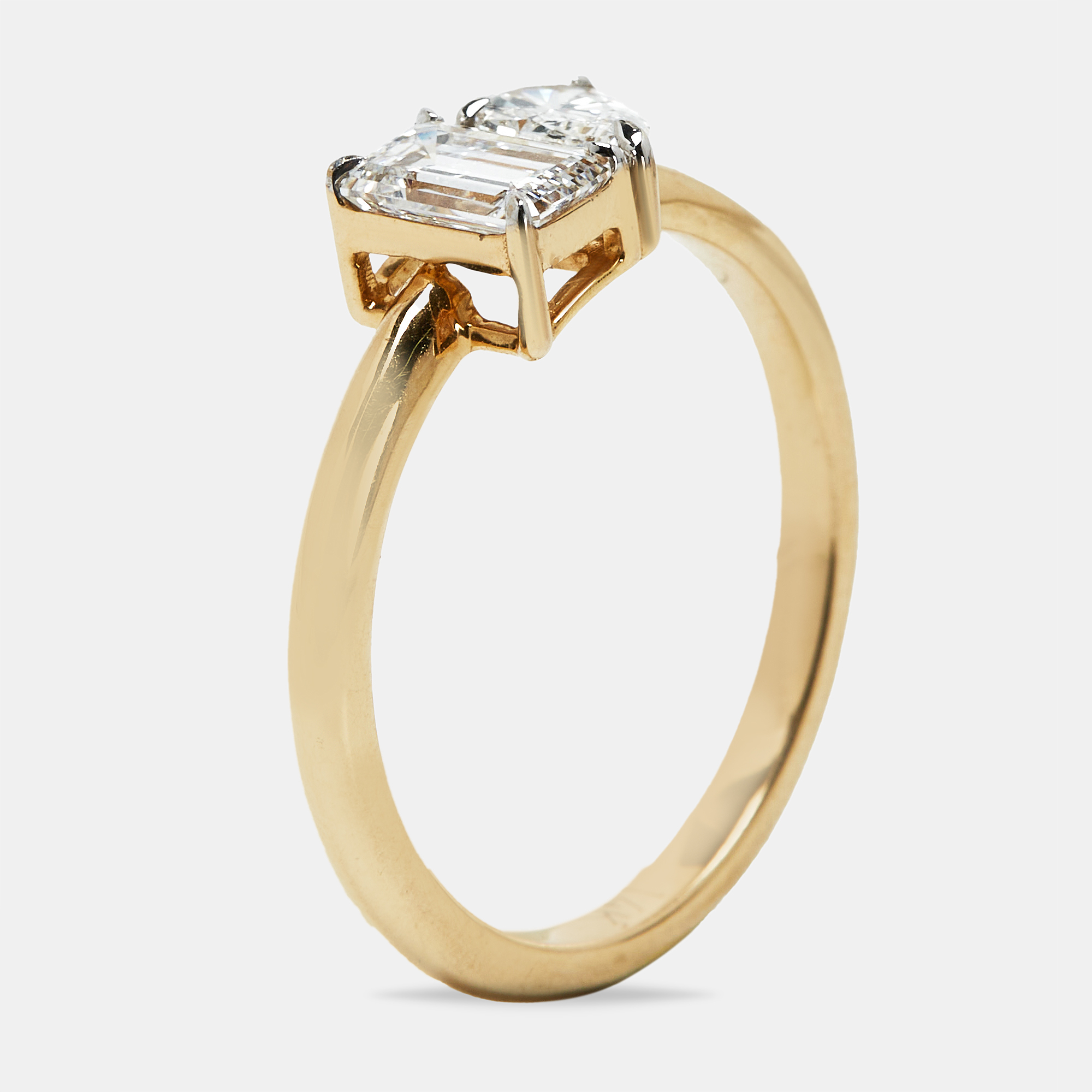 1.00 cts Emerald Cut and Pear Lab Grown Diamond 18k Yellow Gold Ring Size
1.00 cts Emerald Cut and Pear Lab Grown Diamond 18k Yellow Gold Ring Size