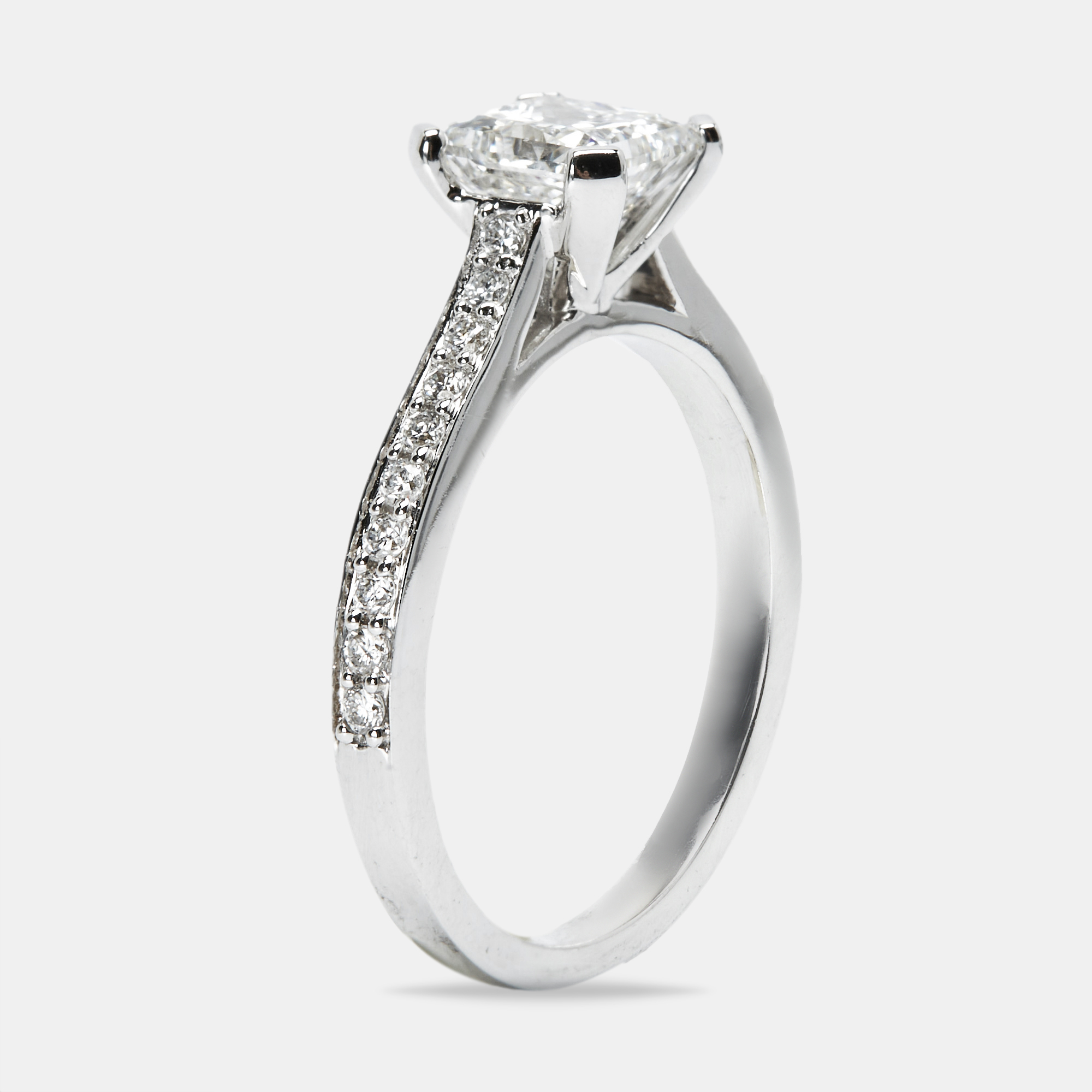 2.40 cts Princess and Round Lab Grown Diamond 14k White Gold Ring Size
2.40 cts Princess and Round Lab Grown Diamond 14k White Gold Ring Size