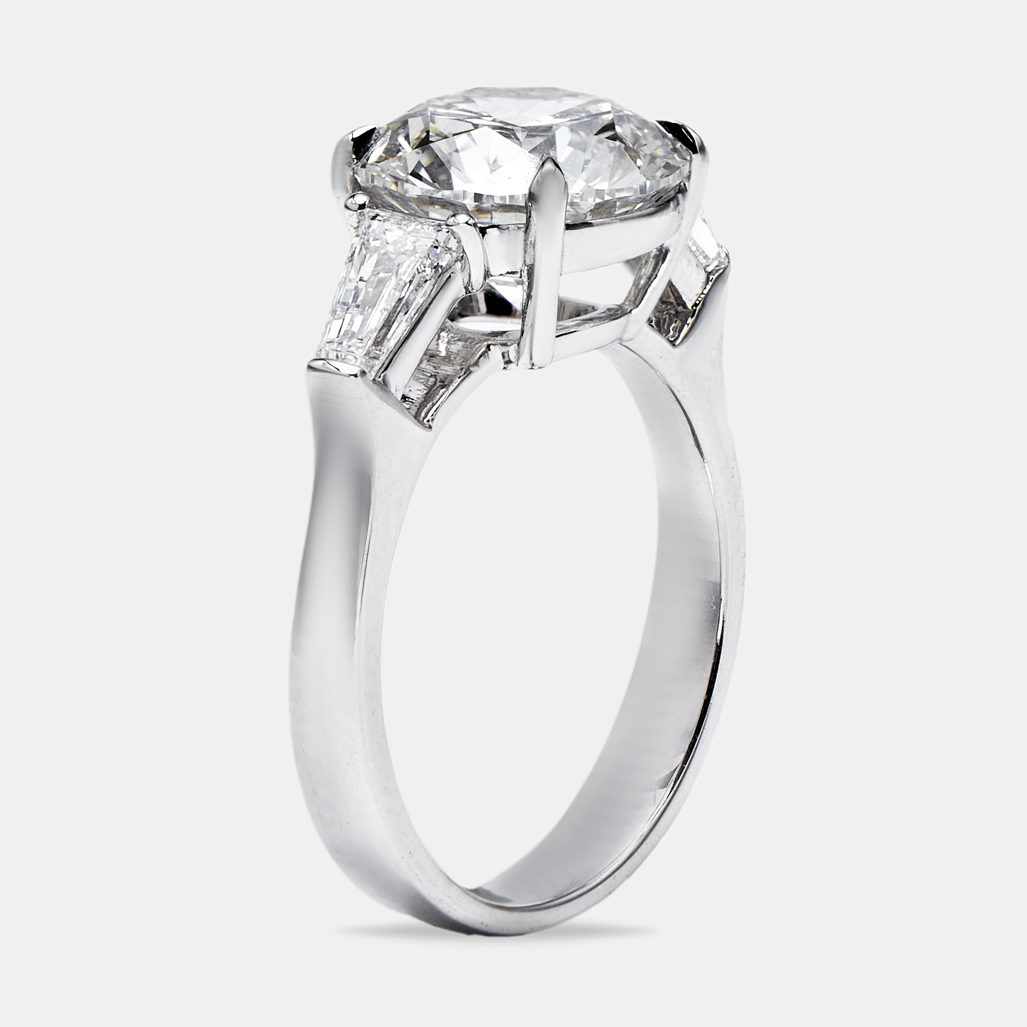 3.50 cts Round Brilliant and Baguette Cut Lab Grown Diamonds 18k White Gold Ring Size
3.50 cts Round Brilliant and Baguette Cut Lab Grown Diamonds 18k White Gold Ring Size