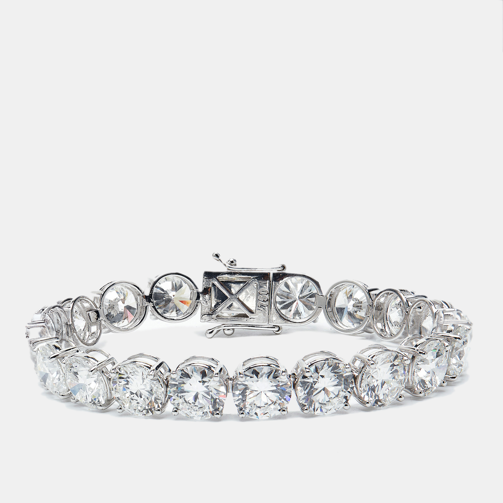 48.00 cts Round Brilliant Cut Lab Grown Diamond 18k White Gold Tennis Bracelet
48.00 cts Round Brilliant Cut Lab Grown Diamond 18k White Gold Tennis Bracelet