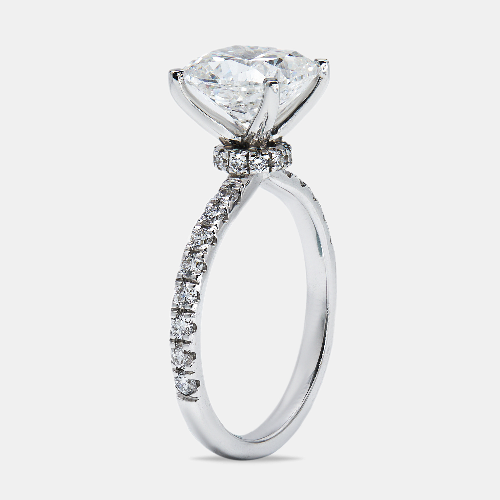 3.50 cts Cushion Round Cut 18k White Gold Lab Grown Diamonds Ring Size
3.50 cts Cushion Round Cut 18k White Gold Lab Grown Diamonds Ring Size