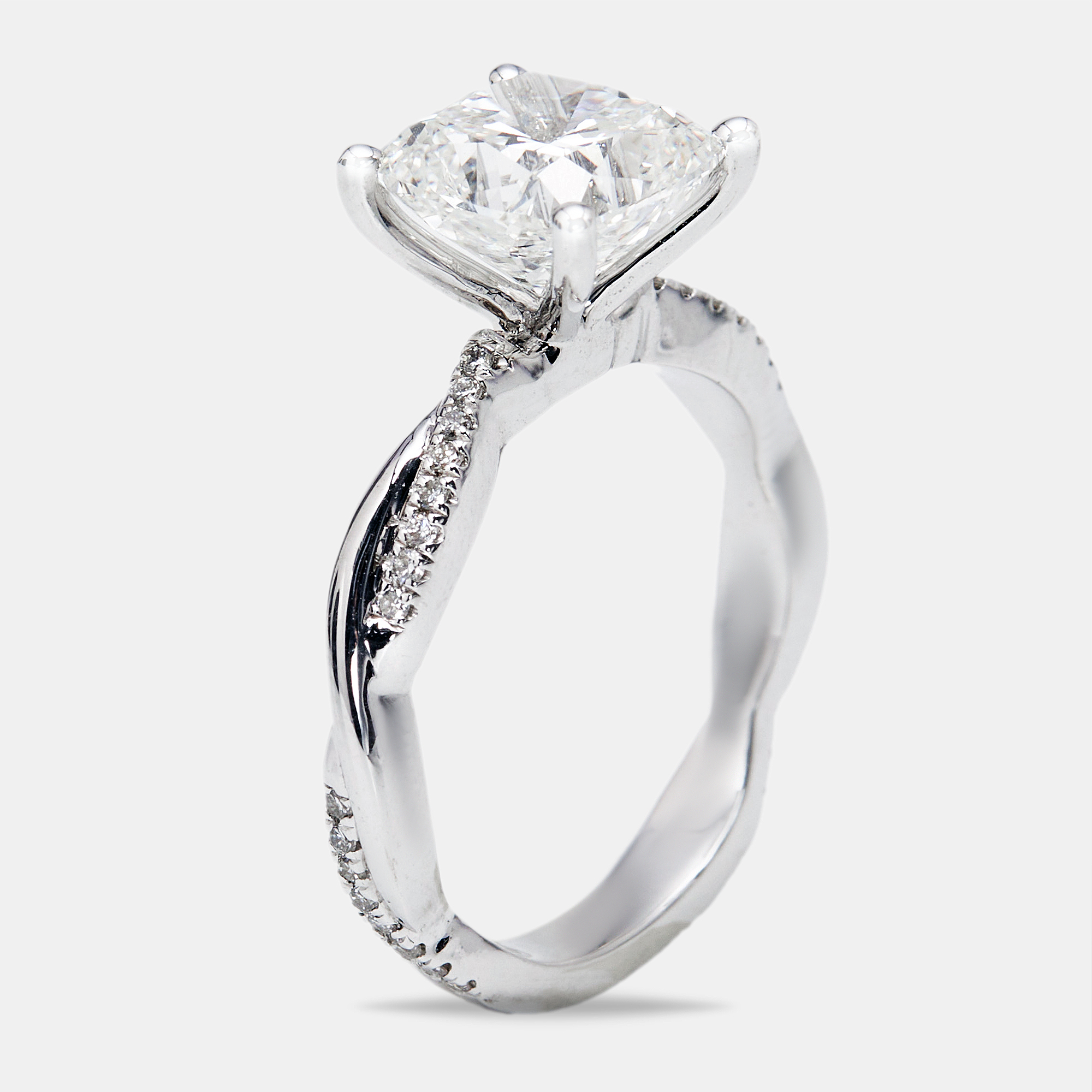 3.20 cts Cushion Cut and Round Lab Grown Diamond 18k White Gold Ring Size
3.20 cts Cushion Cut and Round Lab Grown Diamond 18k White Gold Ring Size