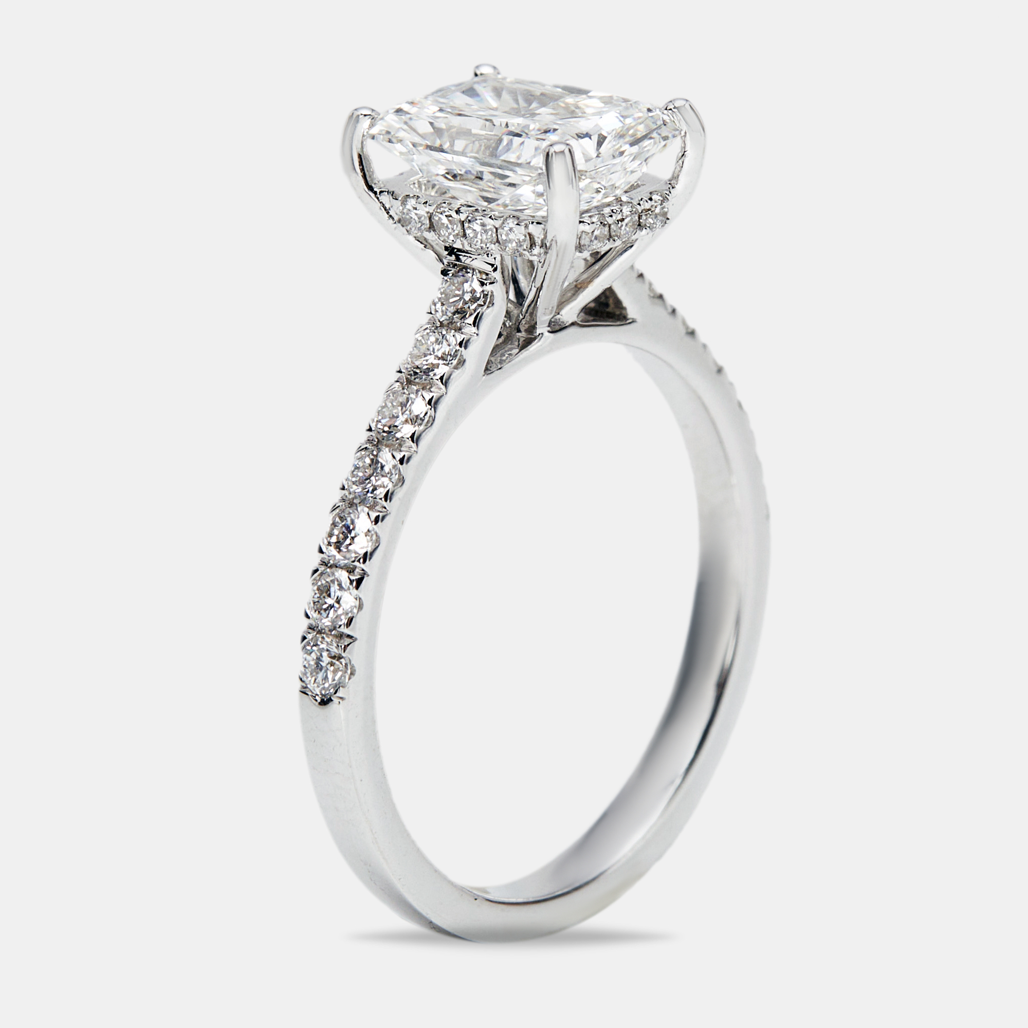2.50 cts Radiant Cut and Round Lab Grown Diamond 18k White Gold Ring Size
2.50 cts Radiant Cut and Round Lab Grown Diamond 18k White Gold Ring Size
