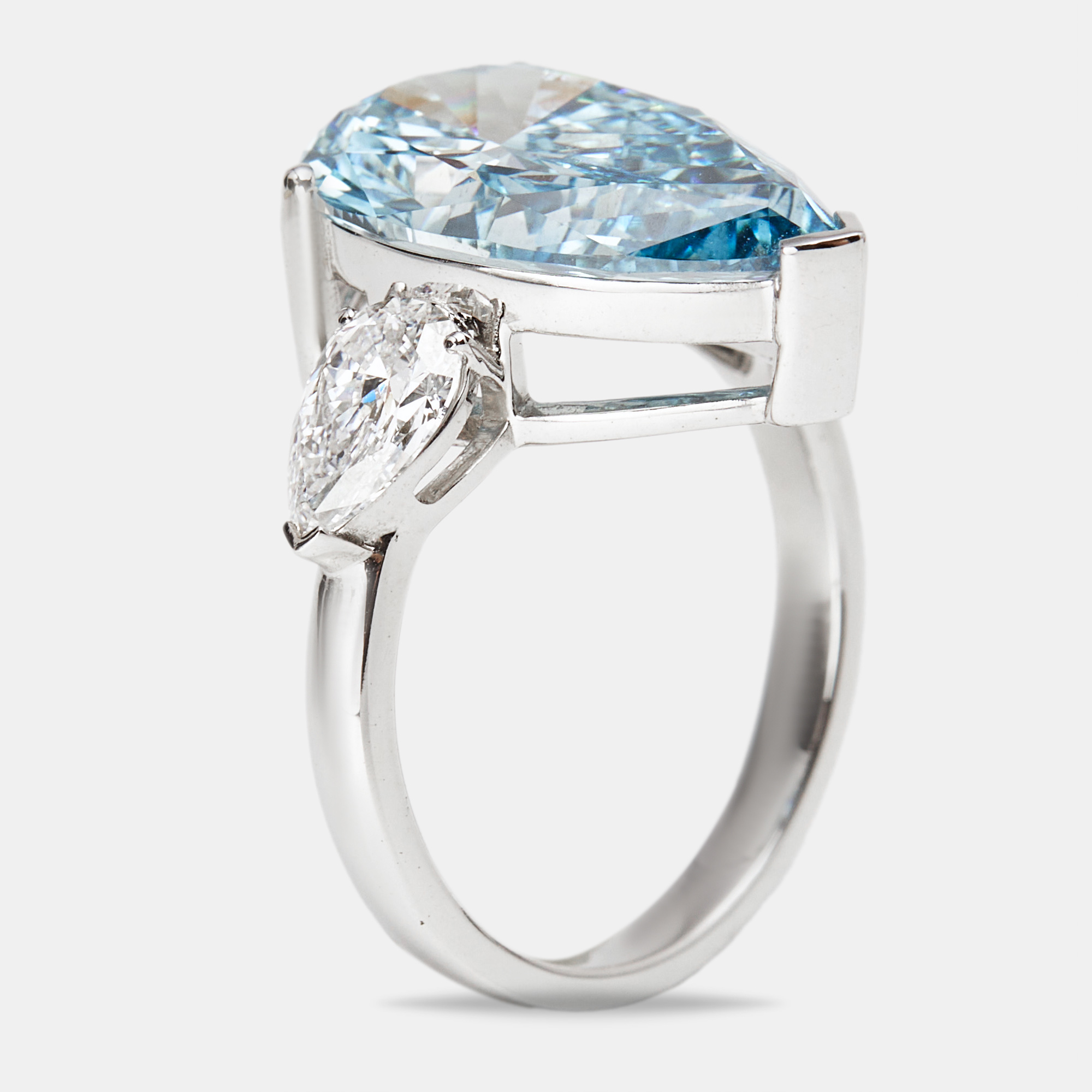 7.05 cts Blue Pear Cut Lab Grown Diamond 18k White Gold Ring Size
7.05 cts Blue Pear Cut Lab Grown Diamond 18k White Gold Ring Size