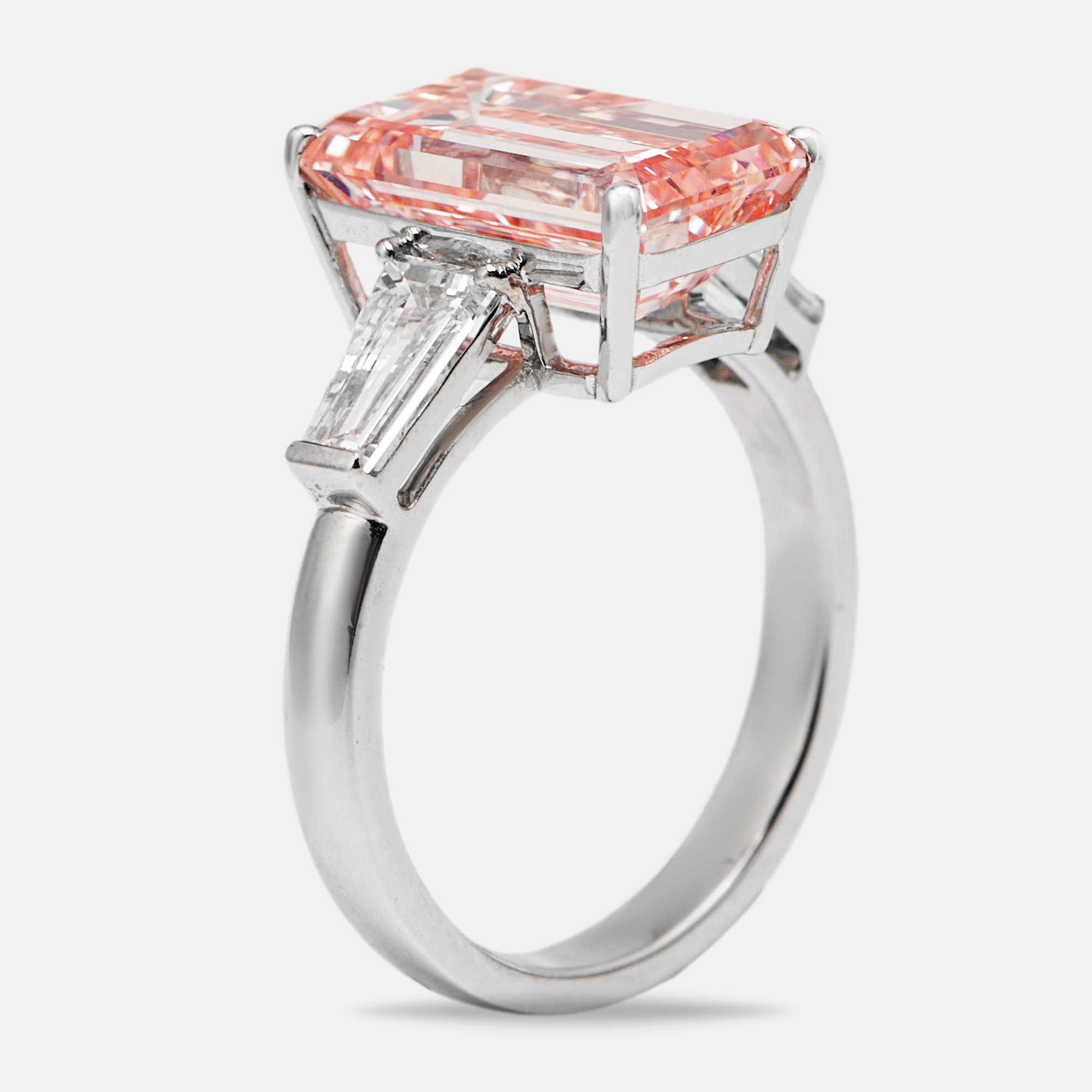 5.80 cts Pink Emerald and Trapezoid Lab Grown Diamond 18k White Gold Ring Size
5.80 cts Pink Emerald and Trapezoid Lab Grown Diamond 18k White Gold Ring Size