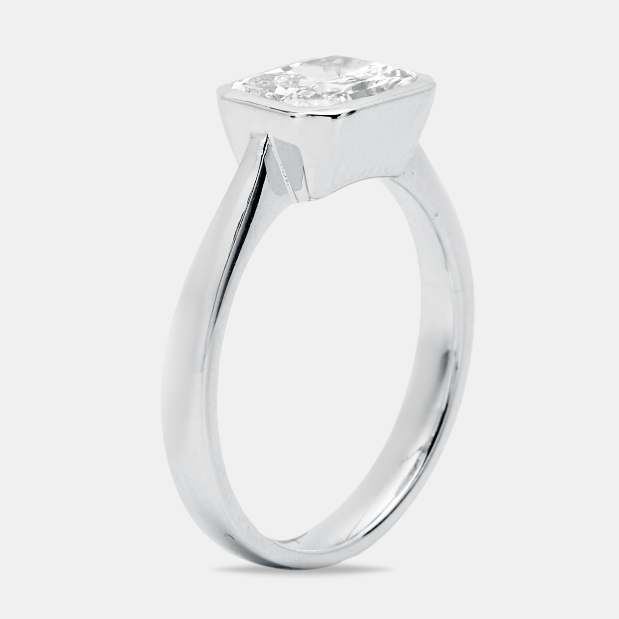 1.50 cts Radiant Cut Lab Grown Diamond 18k White Gold Ring Size
1.50 cts Radiant Cut Lab Grown Diamond 18k White Gold Ring Size