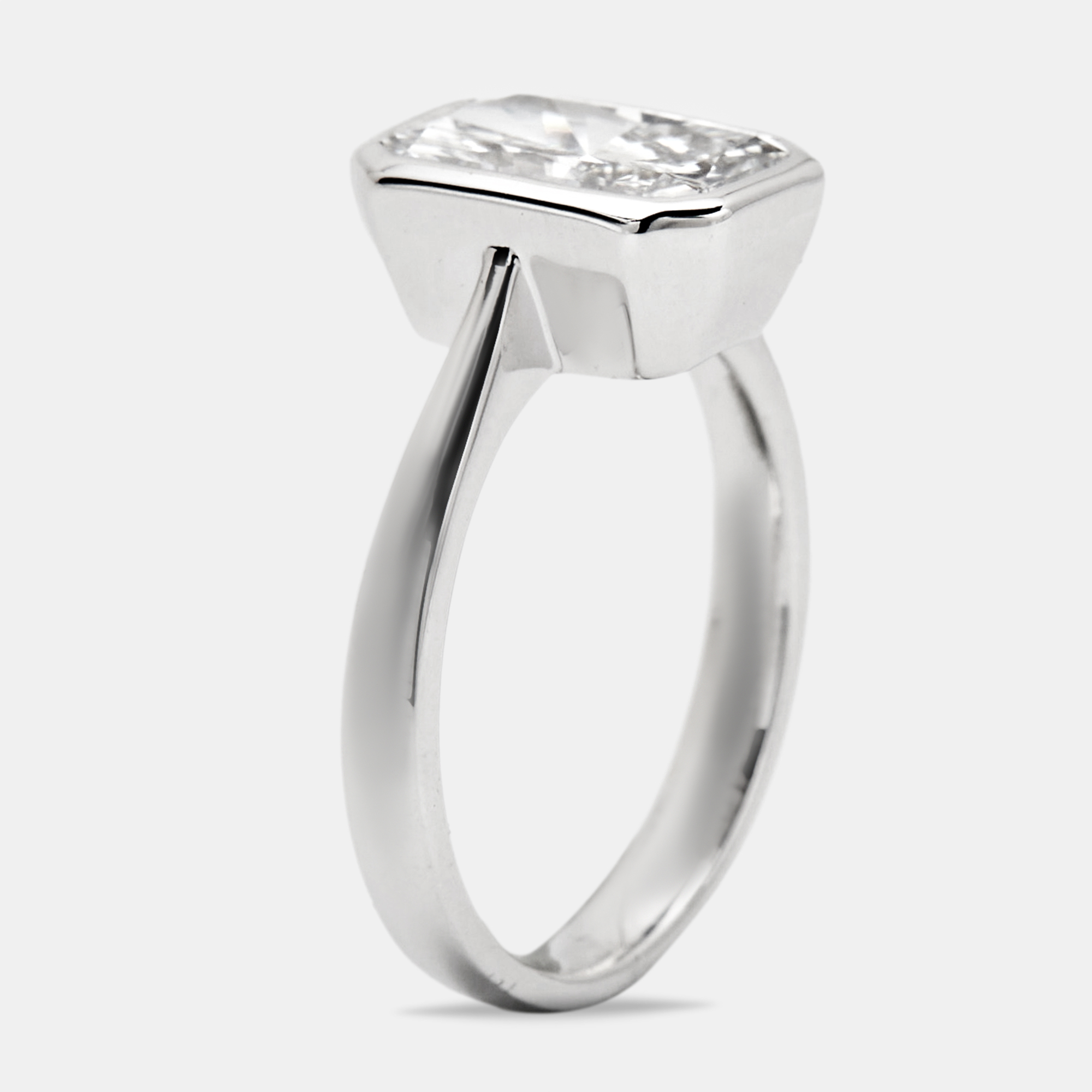 2.80 cts Radiant Cut Lab Grown Diamond 18k White Gold Ring Size
2.80 cts Radiant Cut Lab Grown Diamond 18k White Gold Ring Size