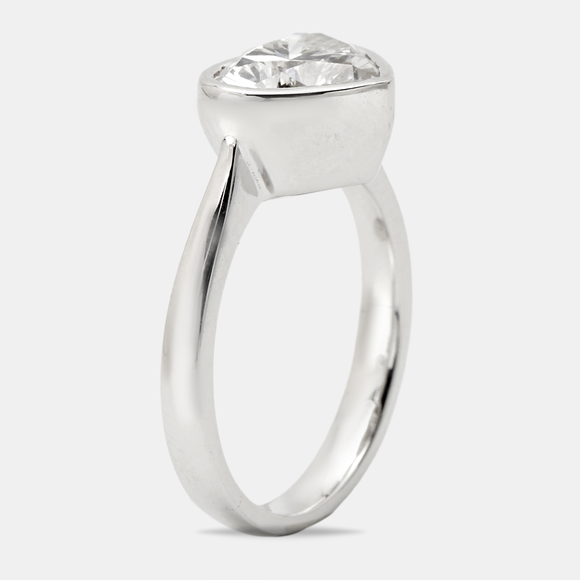2.00 cts Heart Brilliant Cut Lab Grown Diamond 18k White Gold Ring Size
2.00 cts Heart Brilliant Cut Lab Grown Diamond 18k White Gold Ring Size