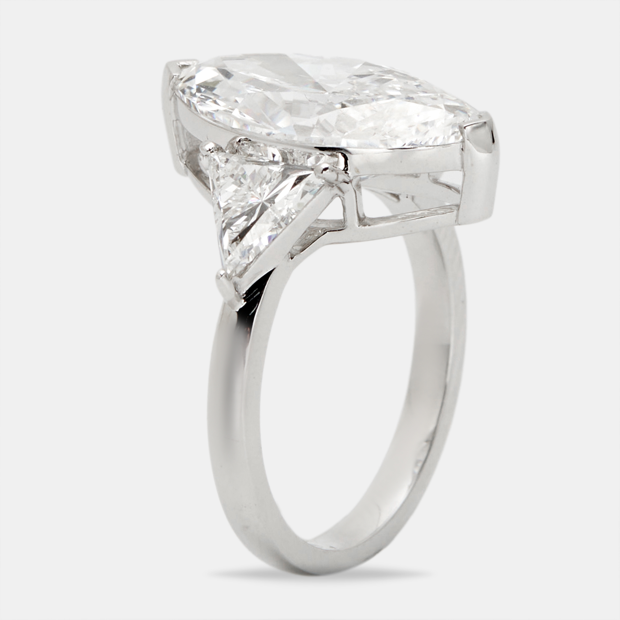 6.00 cts Marquise and Trillion Lab Grown Diamond 18k White Gold Ring Size
6.00 cts Marquise and Trillion Lab Grown Diamond 18k White Gold Ring Size