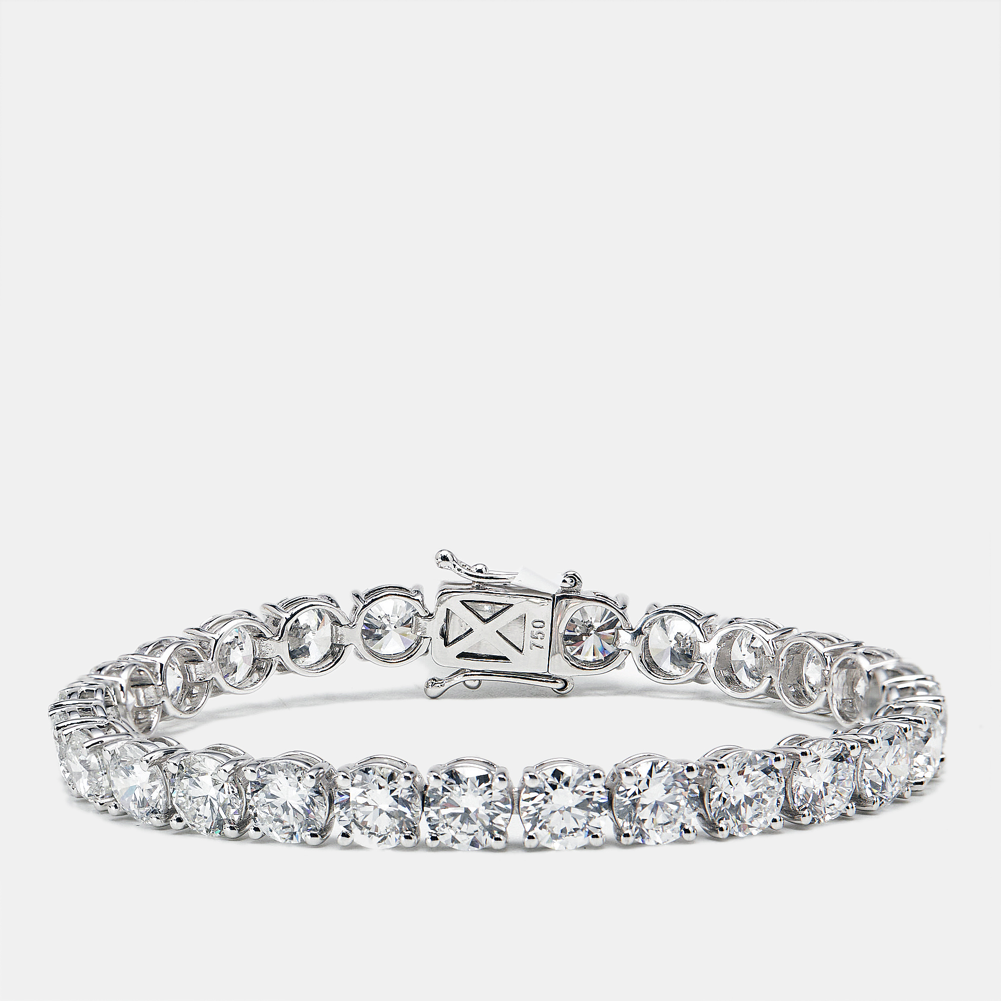 20.13 cts Round Brilliant Cut Lab Grown Diamonds 18k White Gold Tennis Bracelet
20.13 cts Round Brilliant Cut Lab Grown Diamonds 18k White Gold Tennis Bracelet