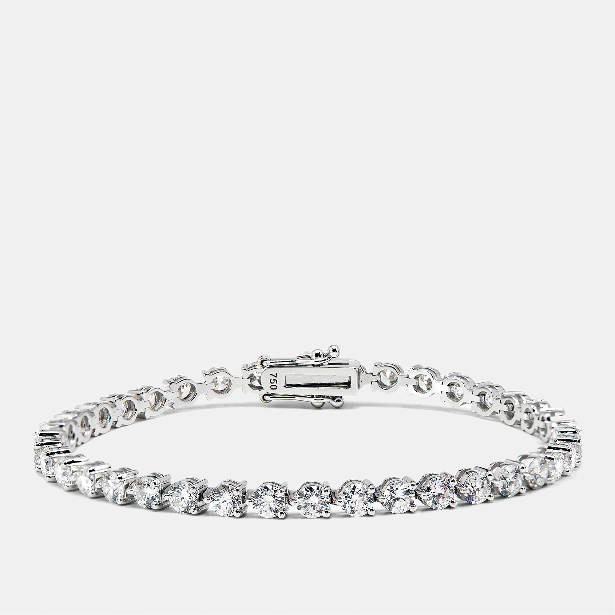 6.24 cts Round Brilliant Cut Lab Grown Diamonds 18k White Gold Tennis Bracelet
6.24 cts Round Brilliant Cut Lab Grown Diamonds 18k White Gold Tennis Bracelet