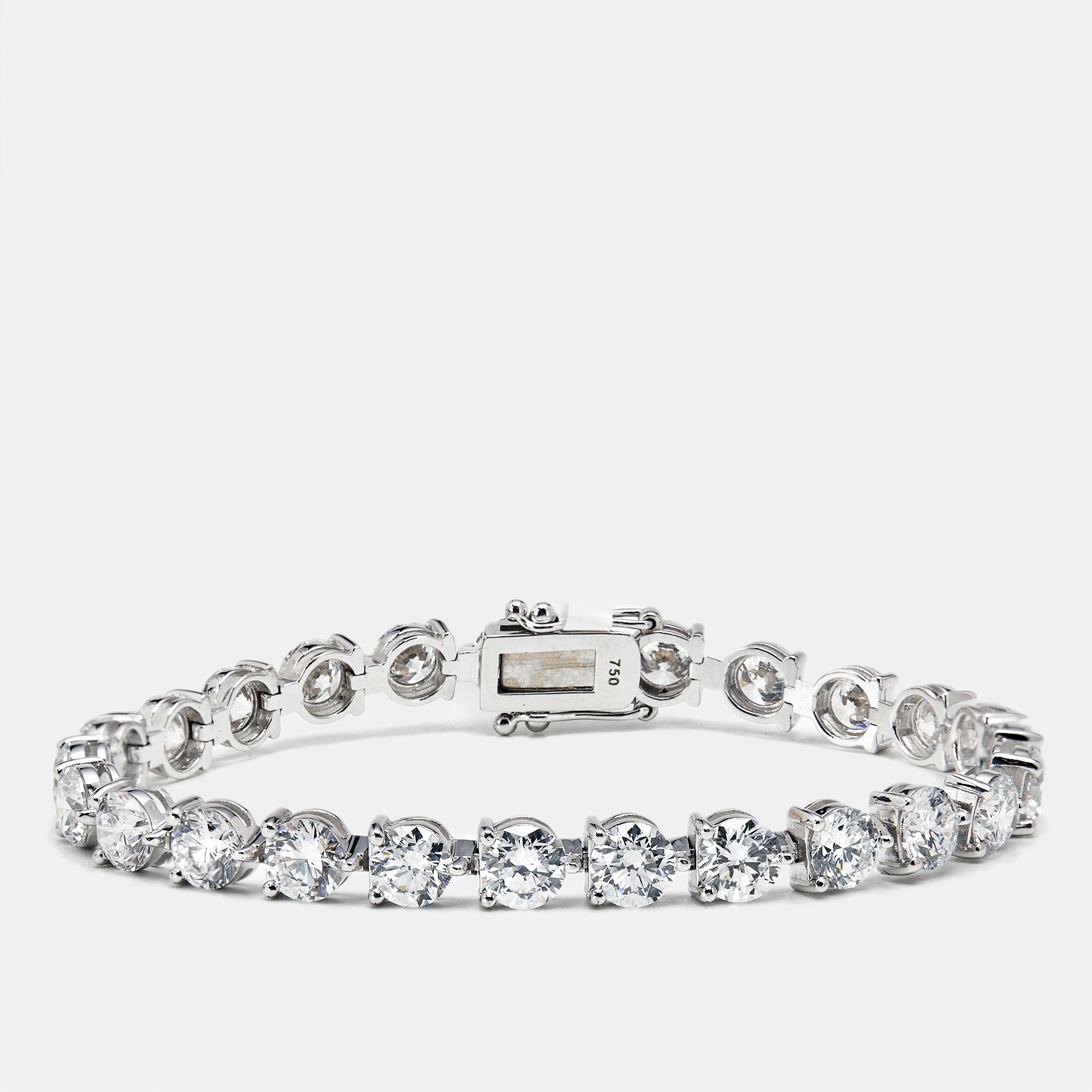 12.98 cts Round Brilliant Cut Lab Grown Diamonds 18k White Gold Tennis Bracelet
12.98 cts Round Brilliant Cut Lab Grown Diamonds 18k White Gold Tennis Bracelet