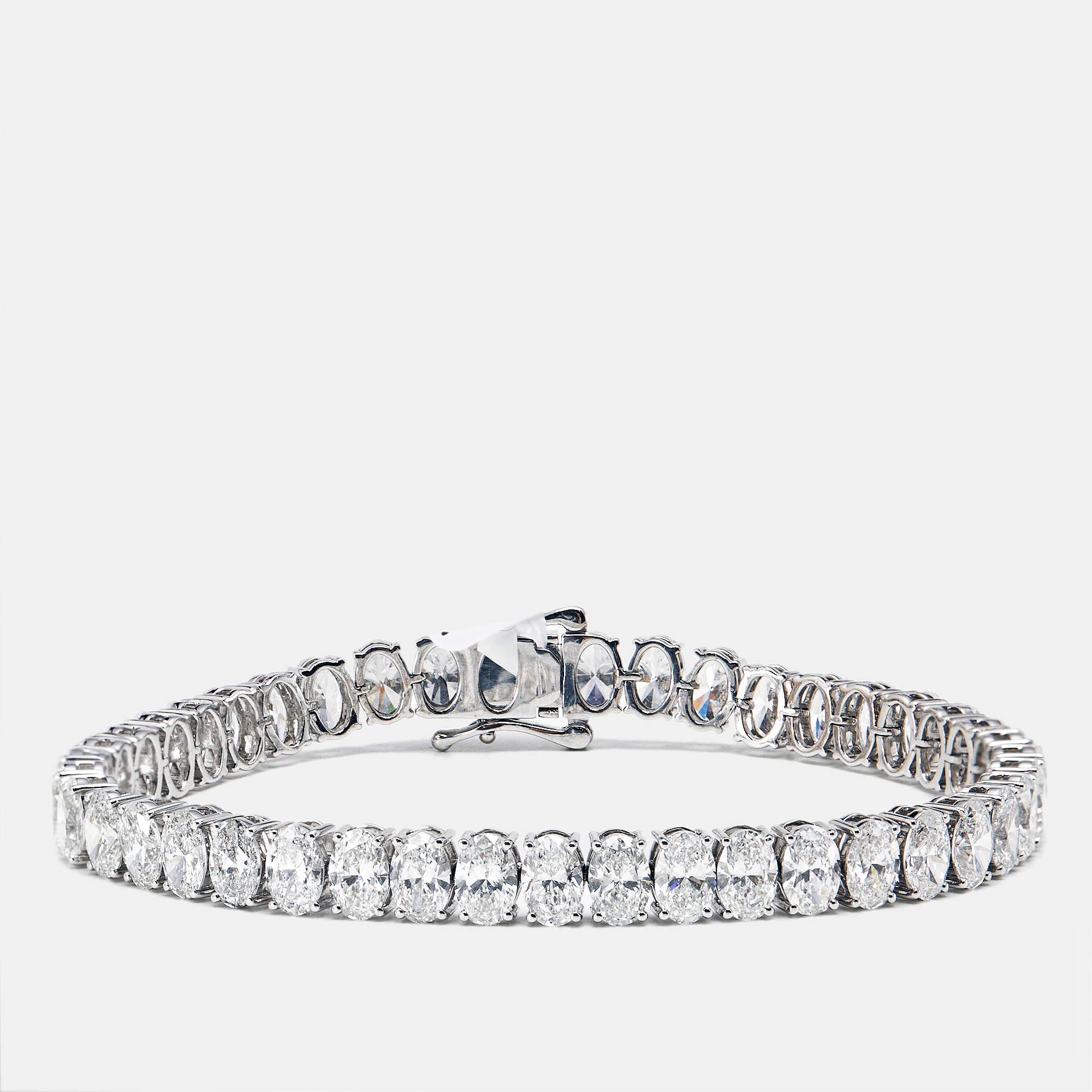 17.56 cts Oval Brilliant Cut Lab Grown Diamonds 18k White Gold Tennis Bracelet
17.56 cts Oval Brilliant Cut Lab Grown Diamonds 18k White Gold Tennis Bracelet