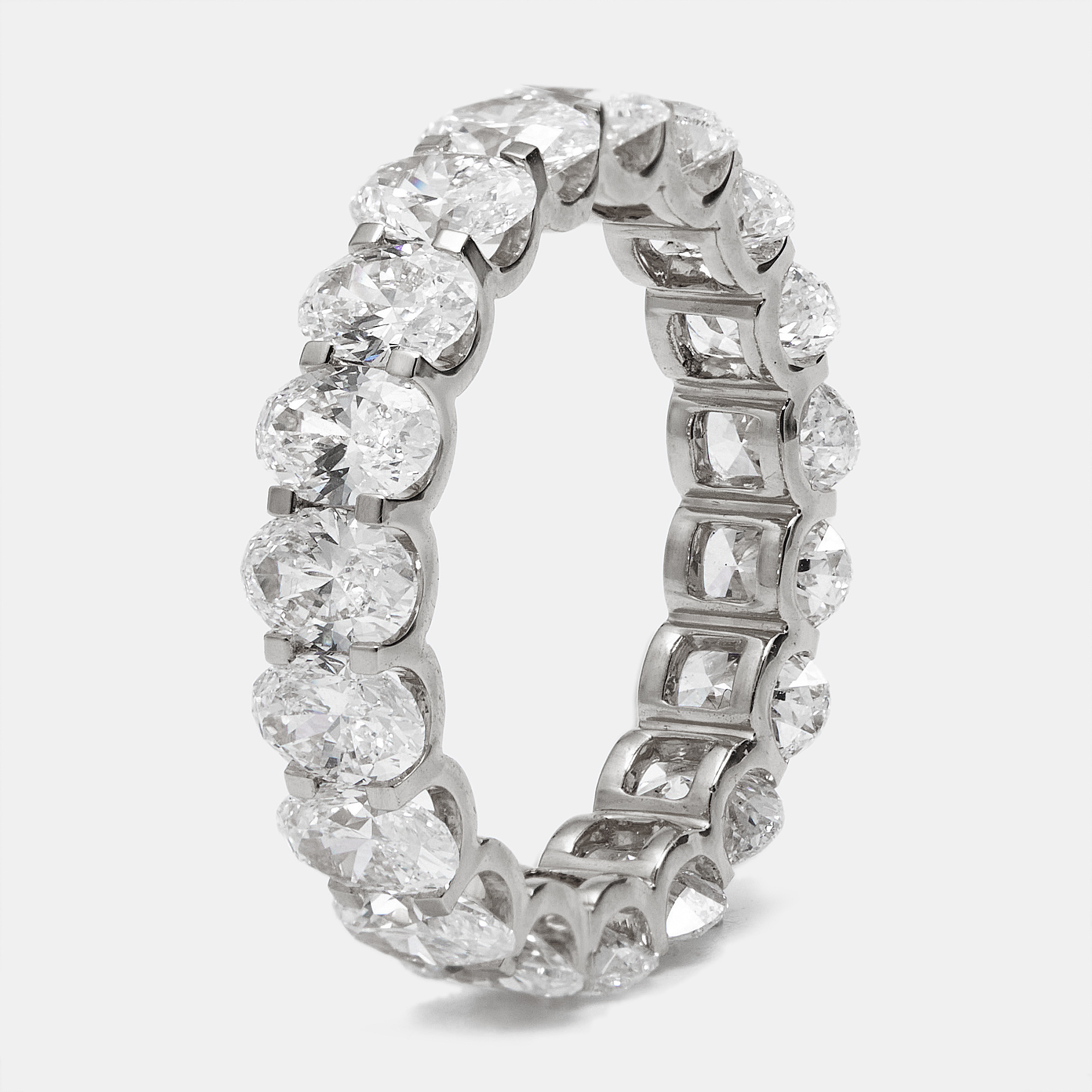 4.80 cts Oval Brilliant Lab Grown Diamond 18k White Gold Eternity Band Ring Size
4.80 cts Oval Brilliant Lab Grown Diamond 18k White Gold Eternity Band Ring Size