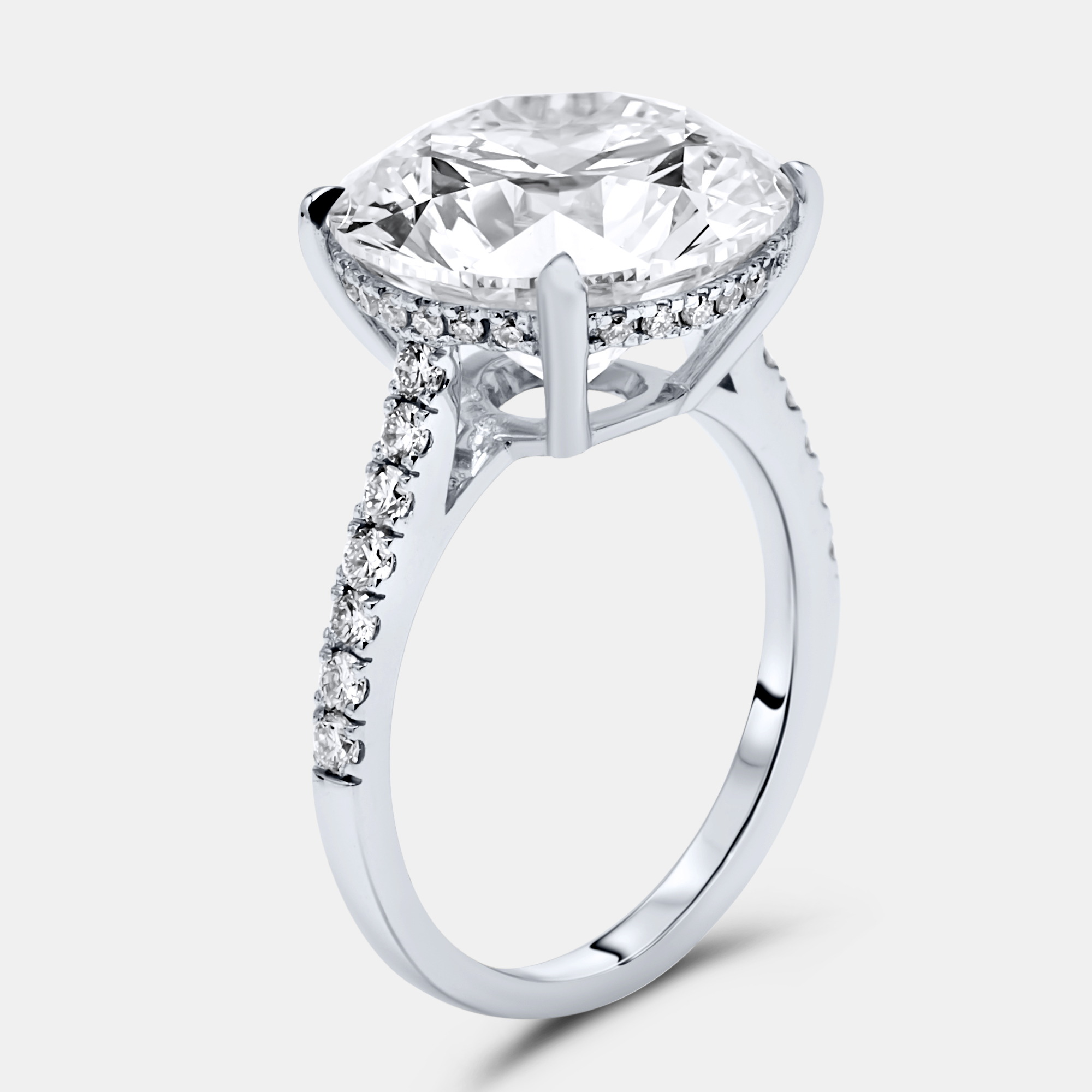 8.47 cts Round Brilliant Lab Grown Diamond 18k White Gold Ring Size
8.47 cts Round Brilliant Lab Grown Diamond 18k White Gold Ring Size