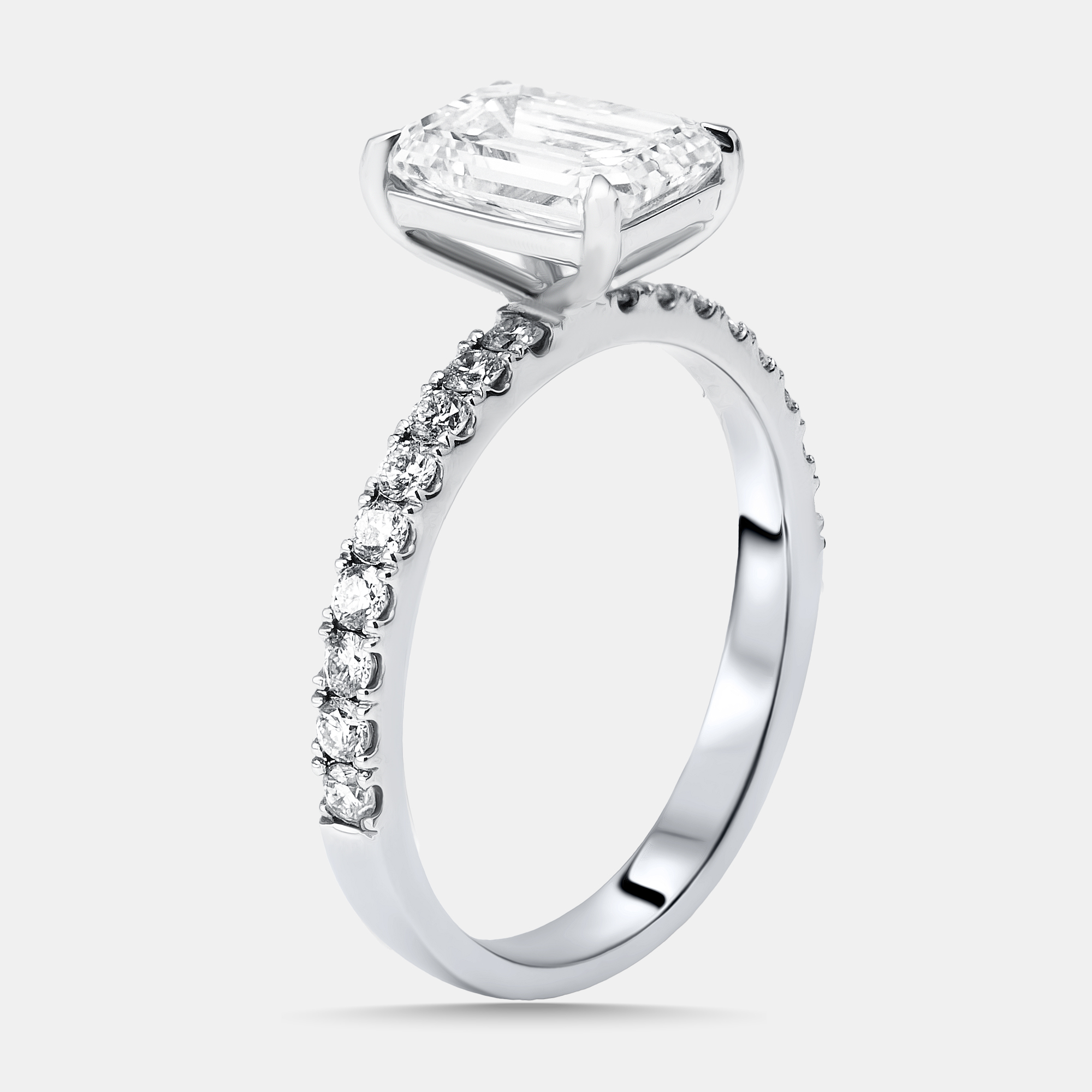 2.40 cts Emerald Lab Grown Diamond 18K White Gold Ring Size
2.40 cts Emerald Lab Grown Diamond 18K White Gold Ring Size