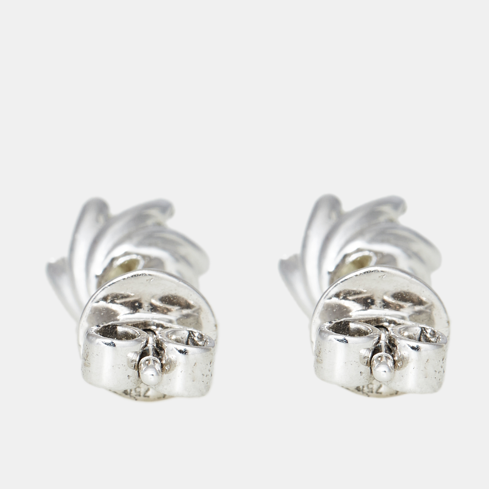 18k White Gold 0.92 Ct Diamond Earrings