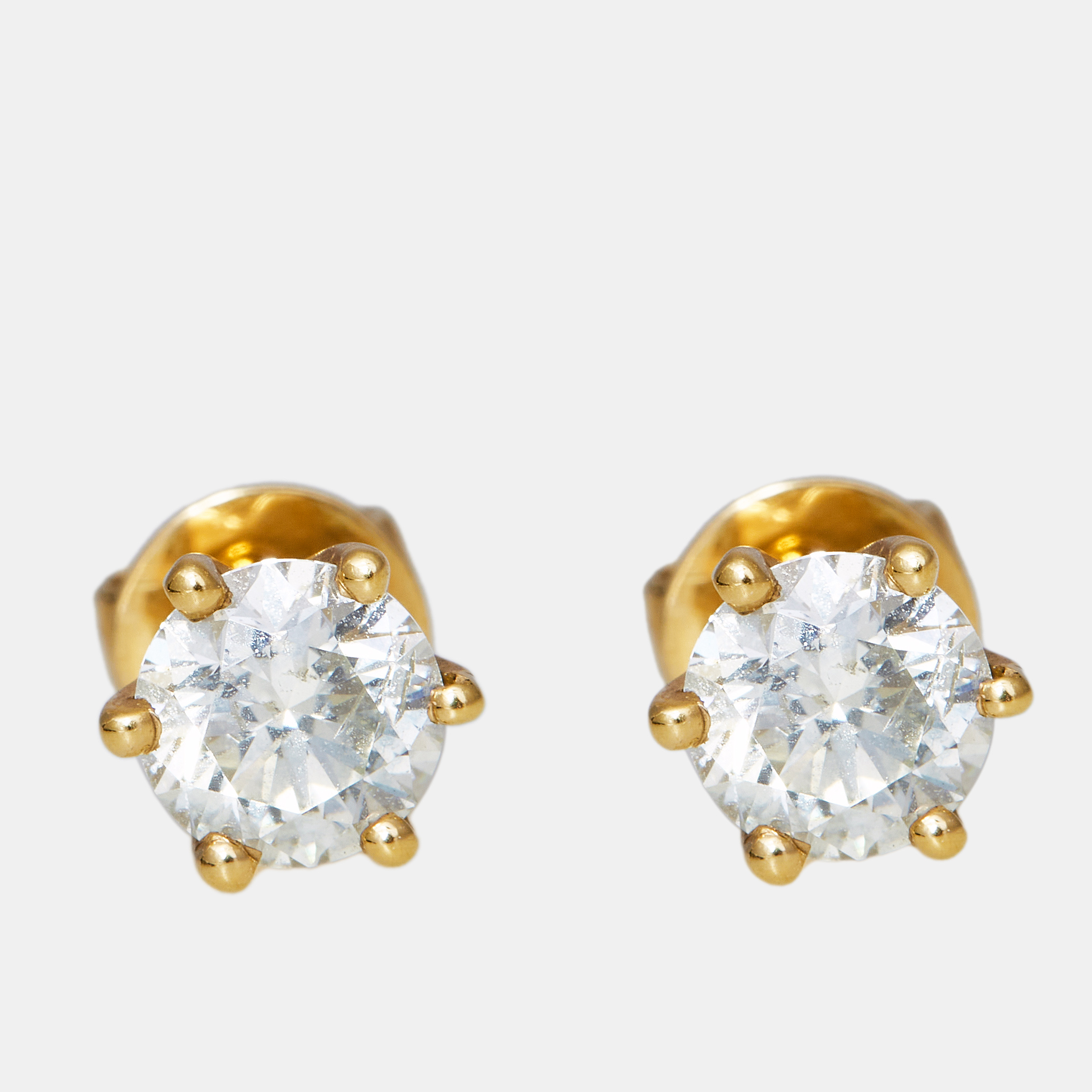 18k Yellow Gold 0.98 Ct Diamond Earrings