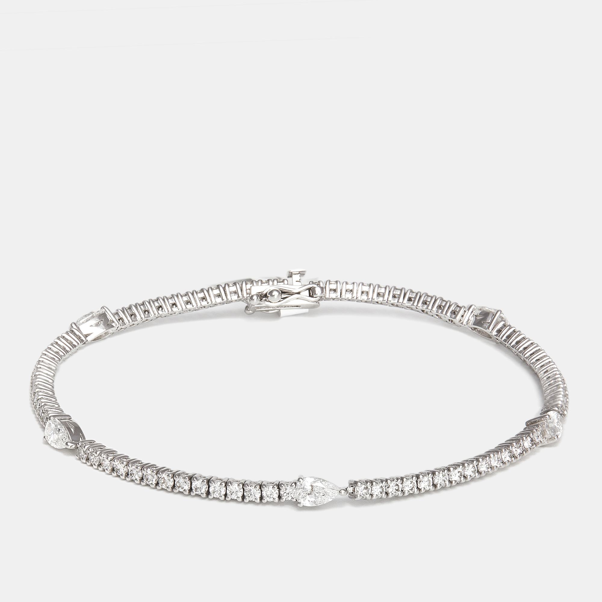 The diamond edit 18k white gold  bracelet