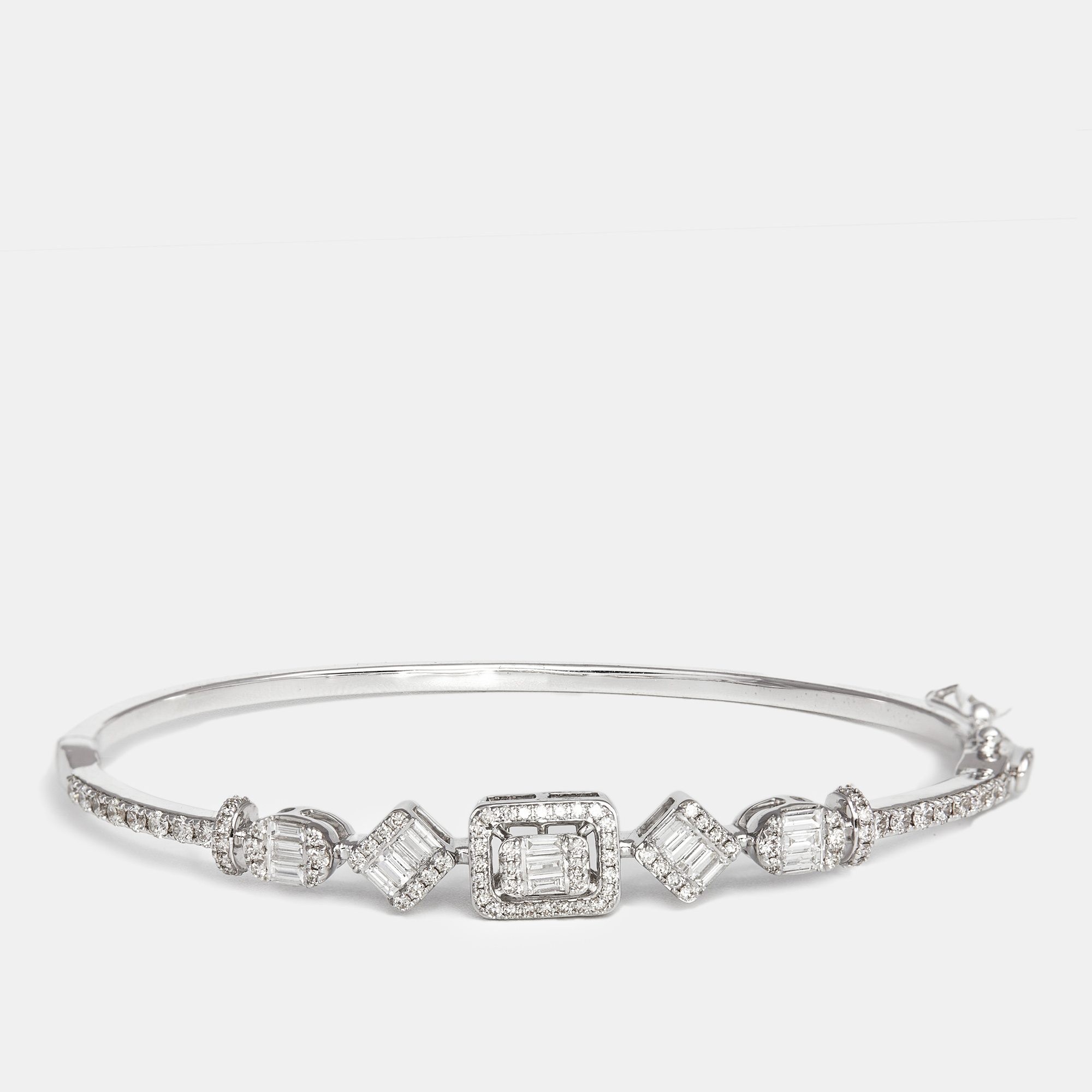 The diamond edit classy baguette and round diamonds 1.31 ct 18k white gold bracelet 16.5