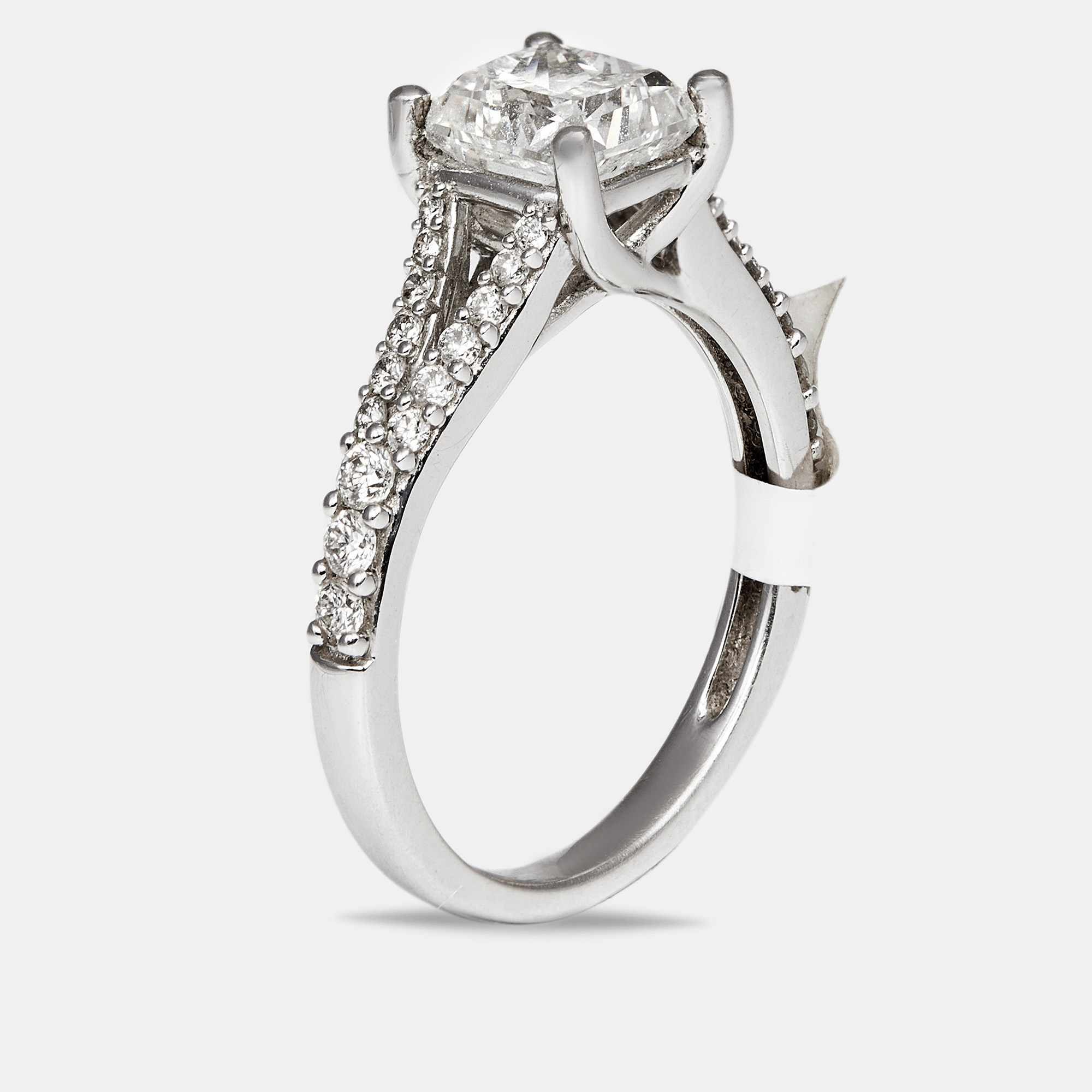 The diamond edit classic princess and round diamond 1.84 ct 18k white gold engagement ring size 51