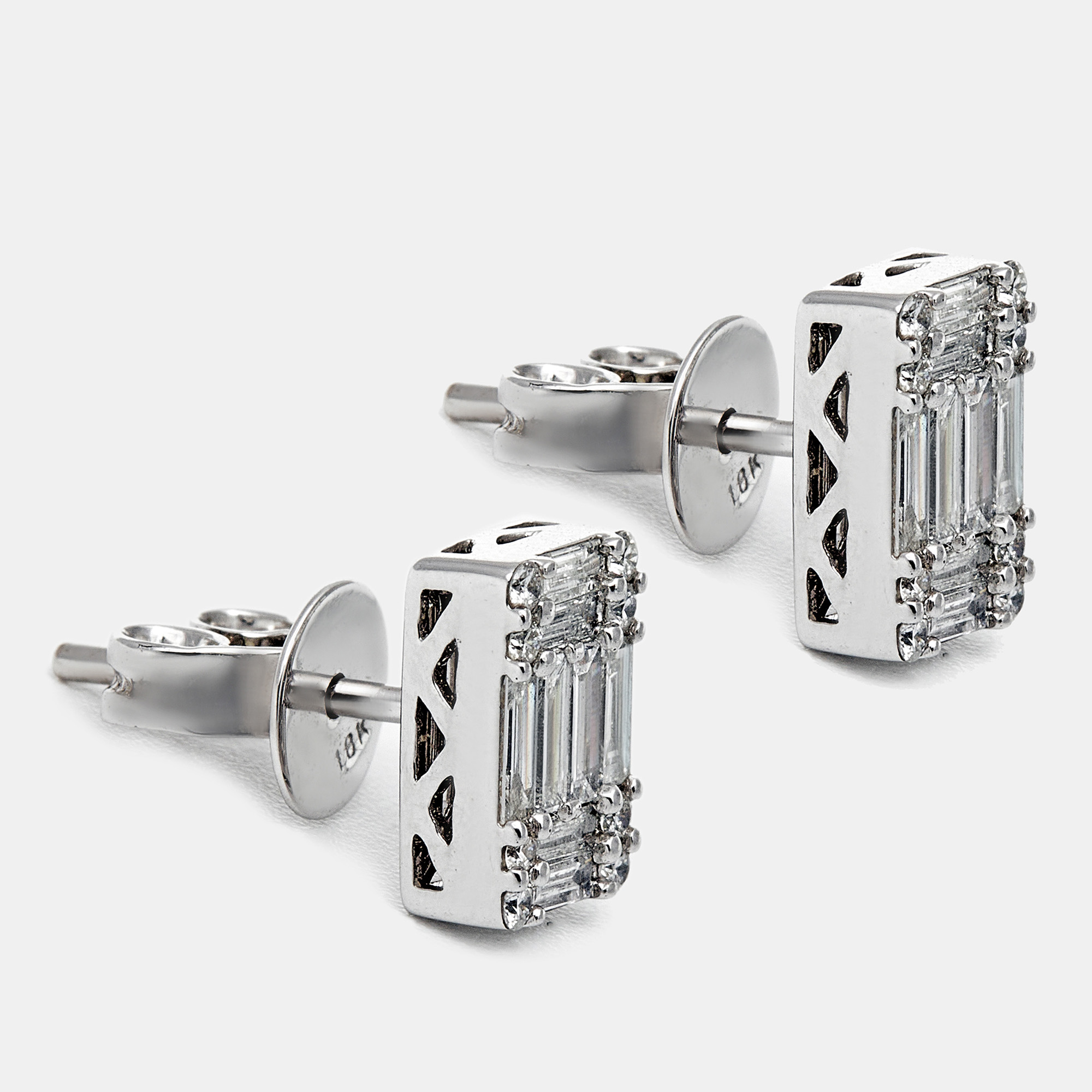 18k White Gold Baguette And Round Cut Diamond 0.63 Cts 18k White Gold Stud Earrings