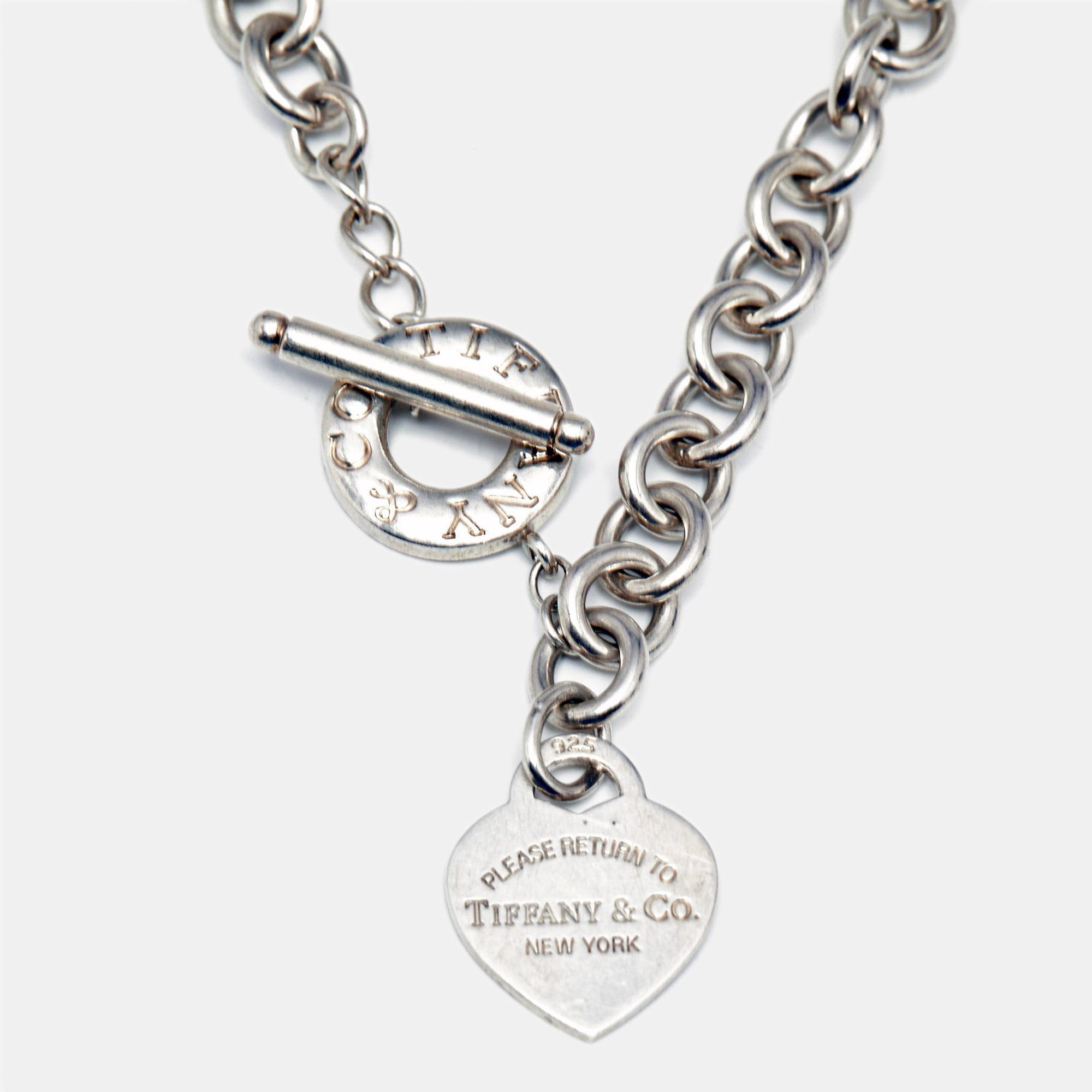 Tiffany & Co. Return To Tiffany Heart Tag Silver 925 Chain Link Toggle Necklace
Tiffany & Co. Return To Tiffany Heart Tag Silver 925 Chain Link Toggle Necklace