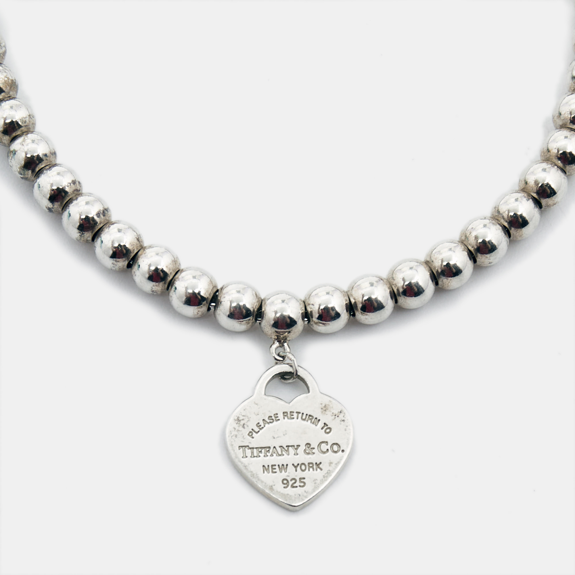 Tiffany & Co. Return to Tiffany Sterling Silver Heart Charm Bead Bracelet
Tiffany & Co. Return to Tiffany Sterling Silver Heart Charm Bead Bracelet