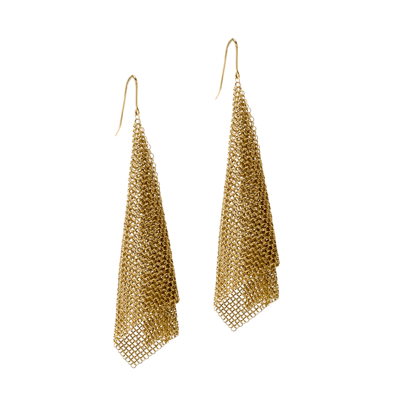 Tiffany & Co. Elsa Peretti Scarf Mesh 18k Yellow Gold Long Hook Earrings
Tiffany & Co. Elsa Peretti Scarf Mesh 18k Yellow Gold Long Hook Earrings
