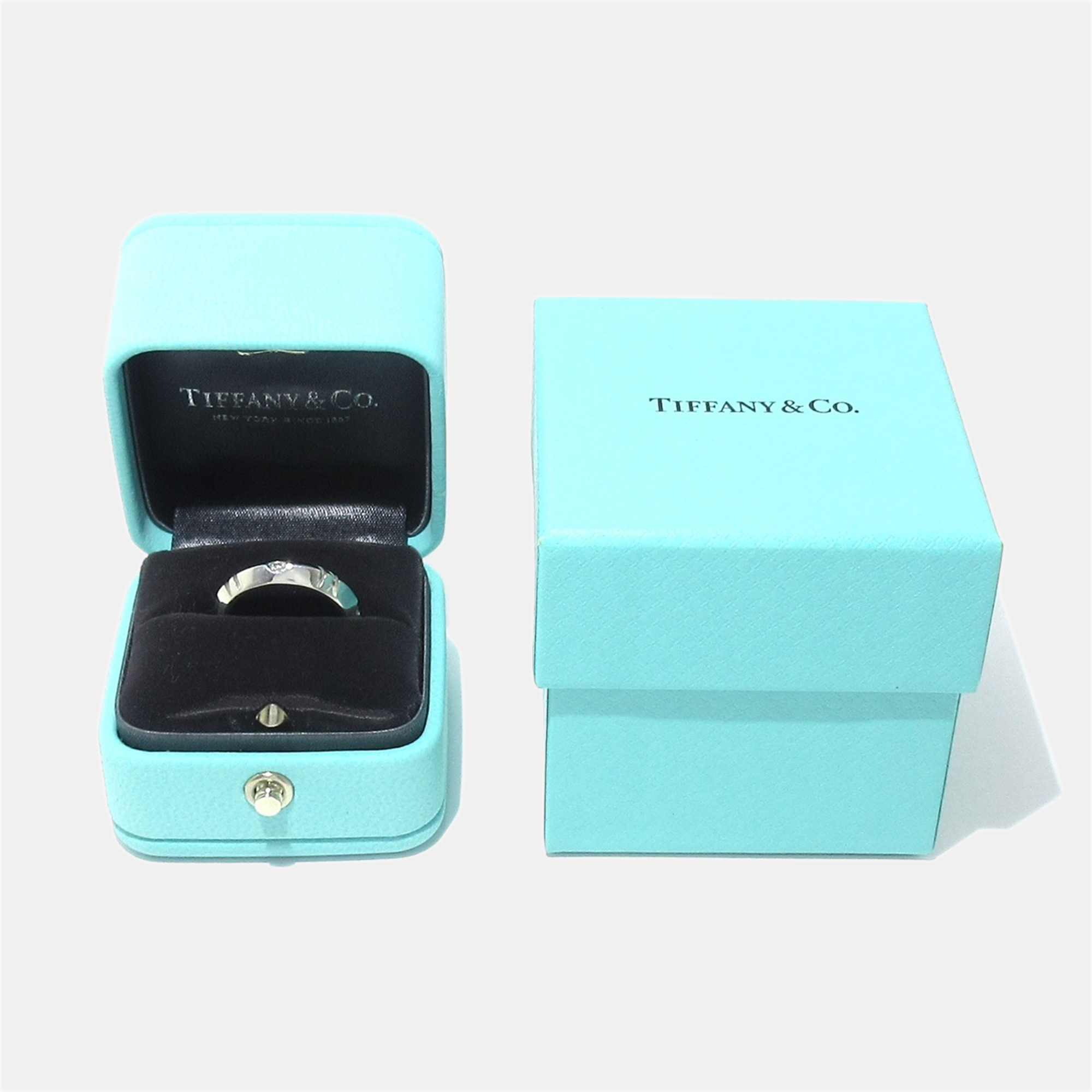 Tiffany & Co White Gold Atlas X Ring Size 59