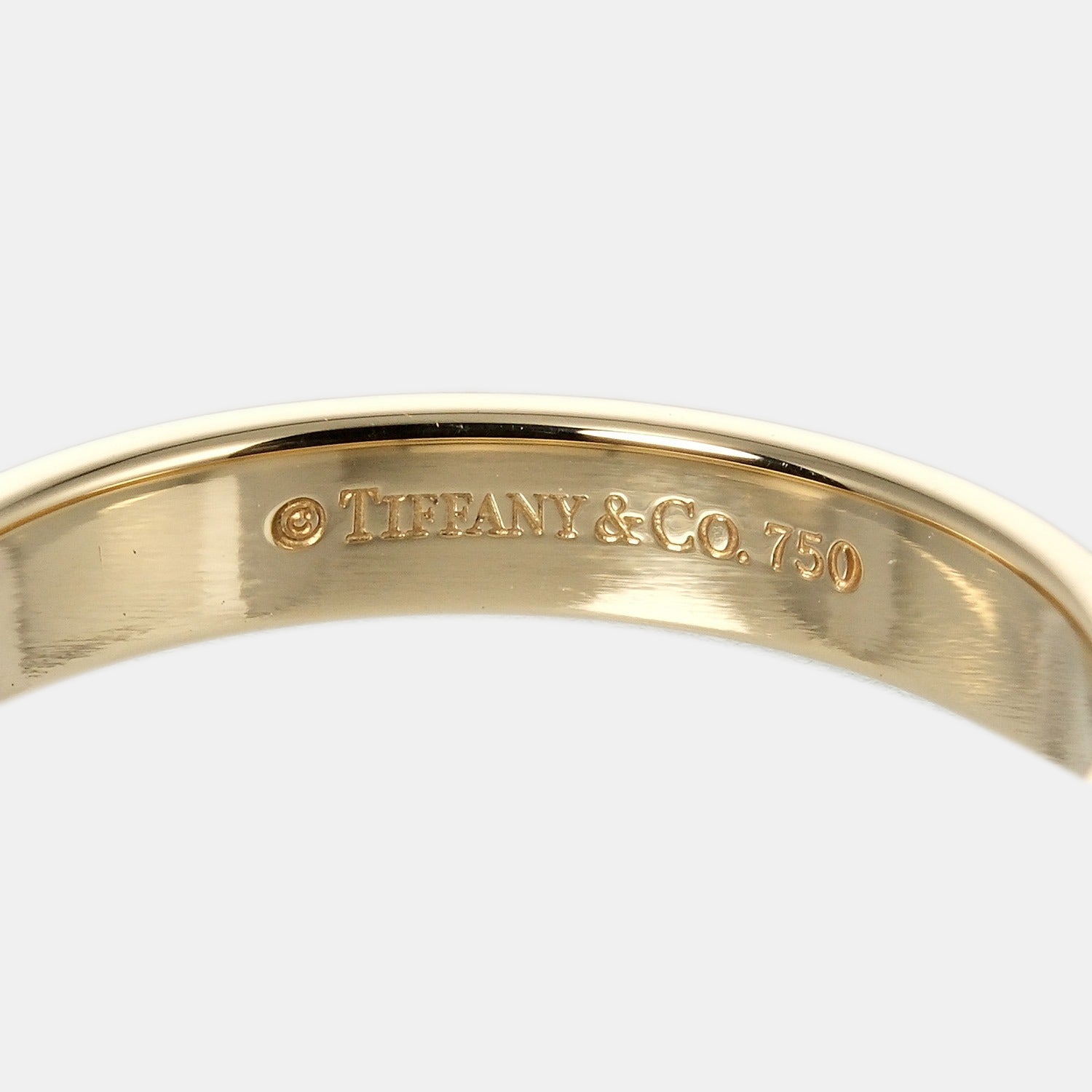 Tiffany & Co. Tiffany Essential Band Milgrain 18K Yellow Gold Ring EU 47