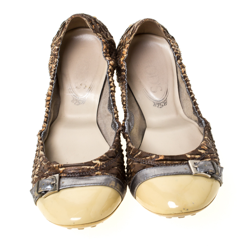 Tod's Brown/Cream Python And Patent Leather Cap Toe Buckle Scrunch Ballet Flats Size 38