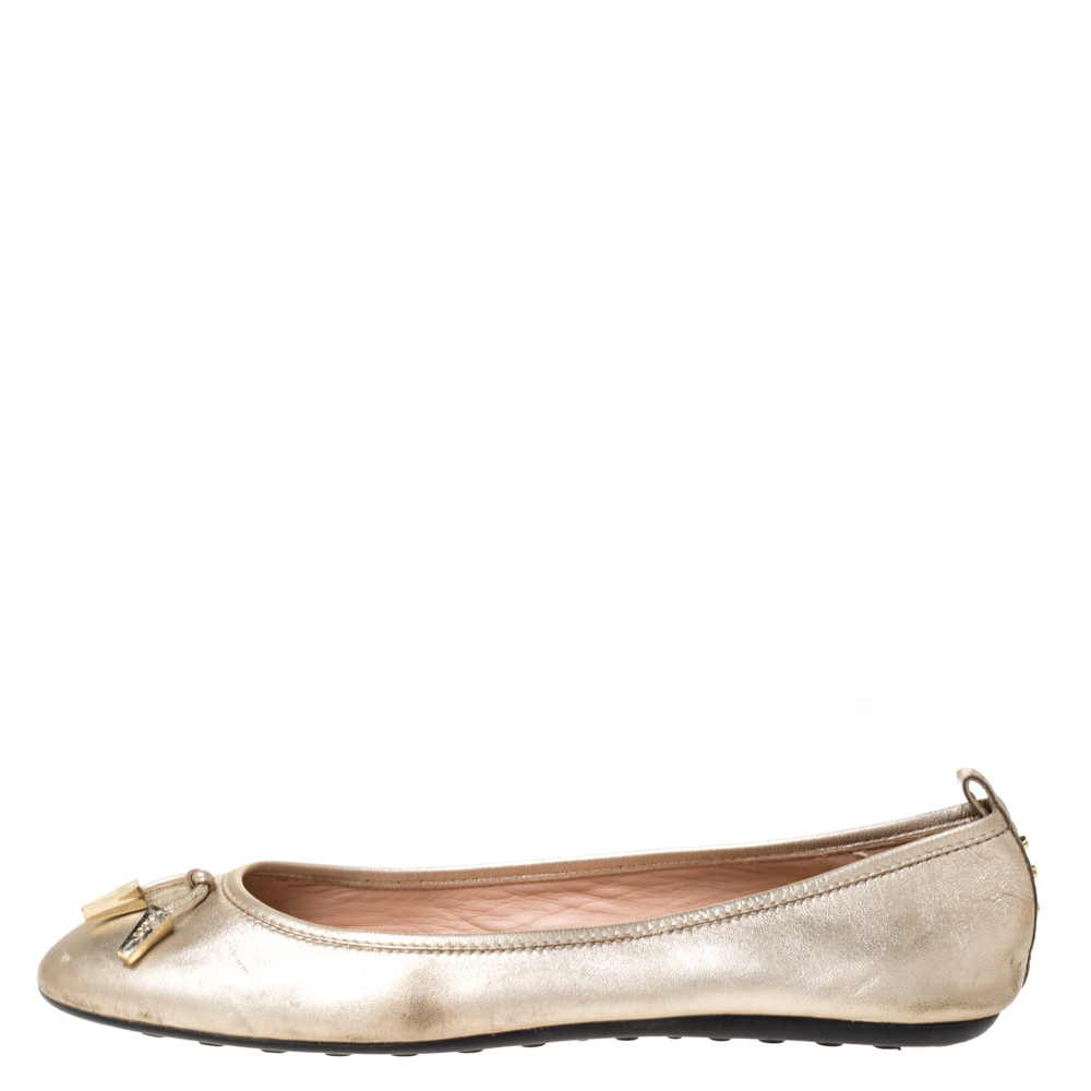 

Tod's Metallic Gold Leather Bow Embellished Studded Ballet Flats Size