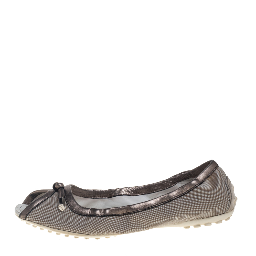 Tod's Grey/Metallic Canvas And Leather Bow Open Toe Flats Size 39